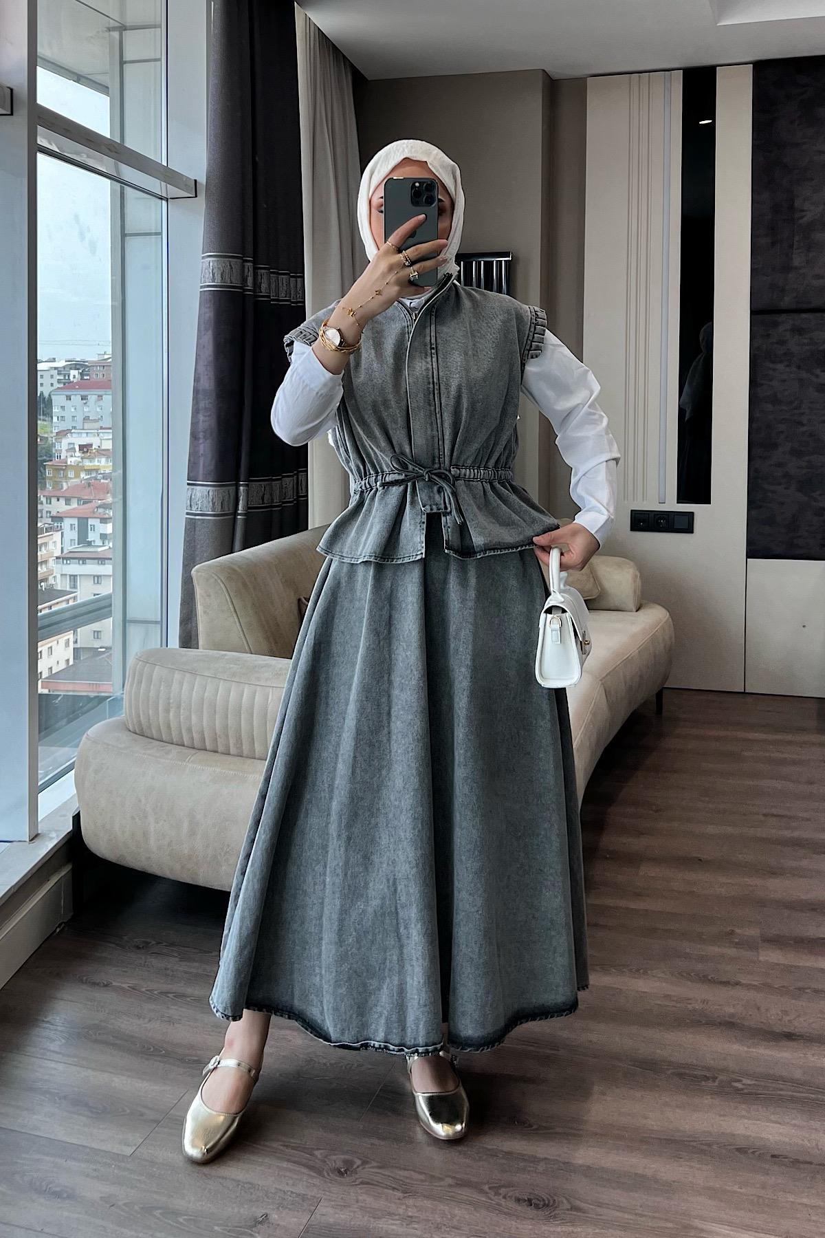 Önden Fermuarlı Denim Yelekli Etekli Takım