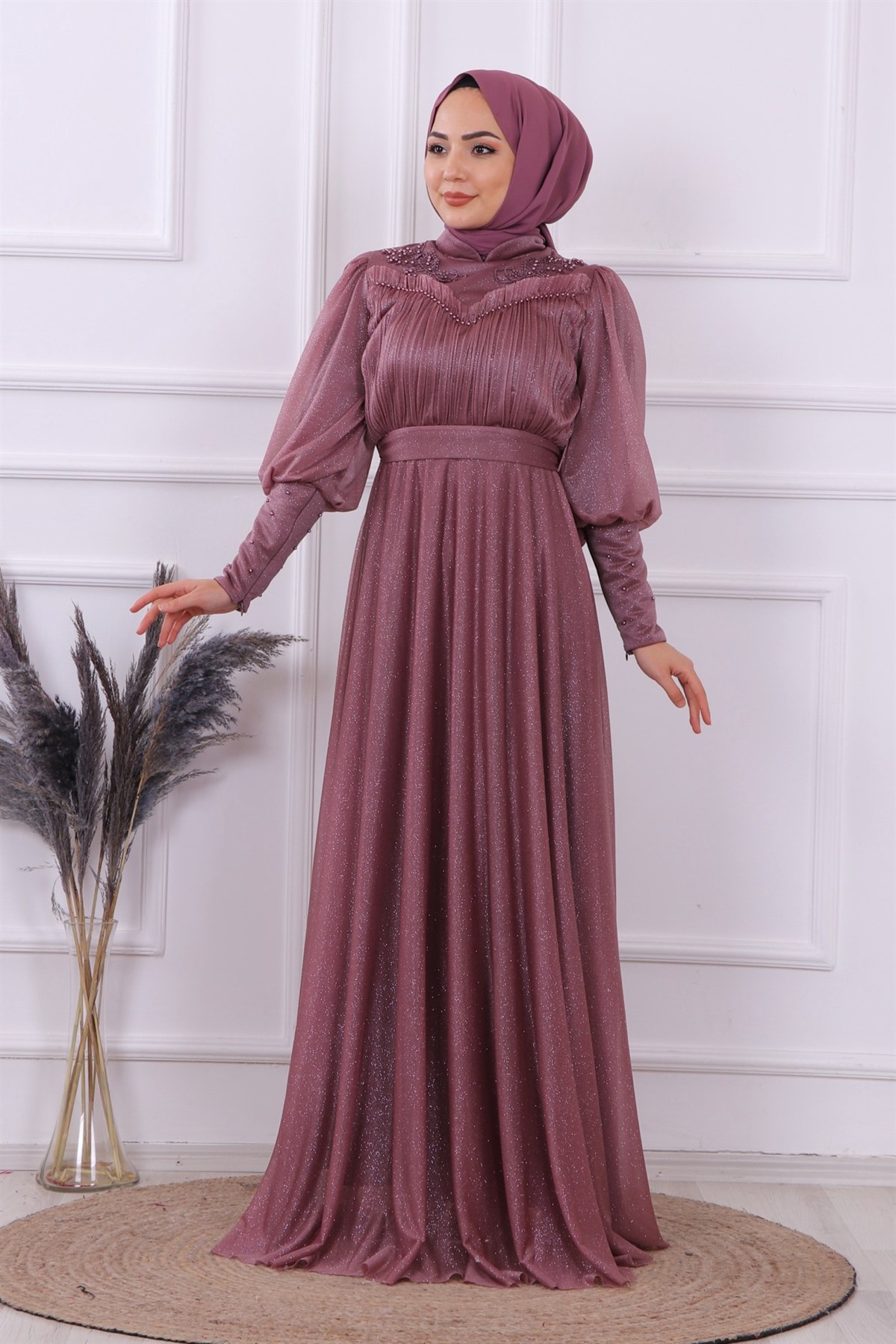 ÖNÜ DANTEL VE DRAPE DETAYLI SİMLİ ELBİSE