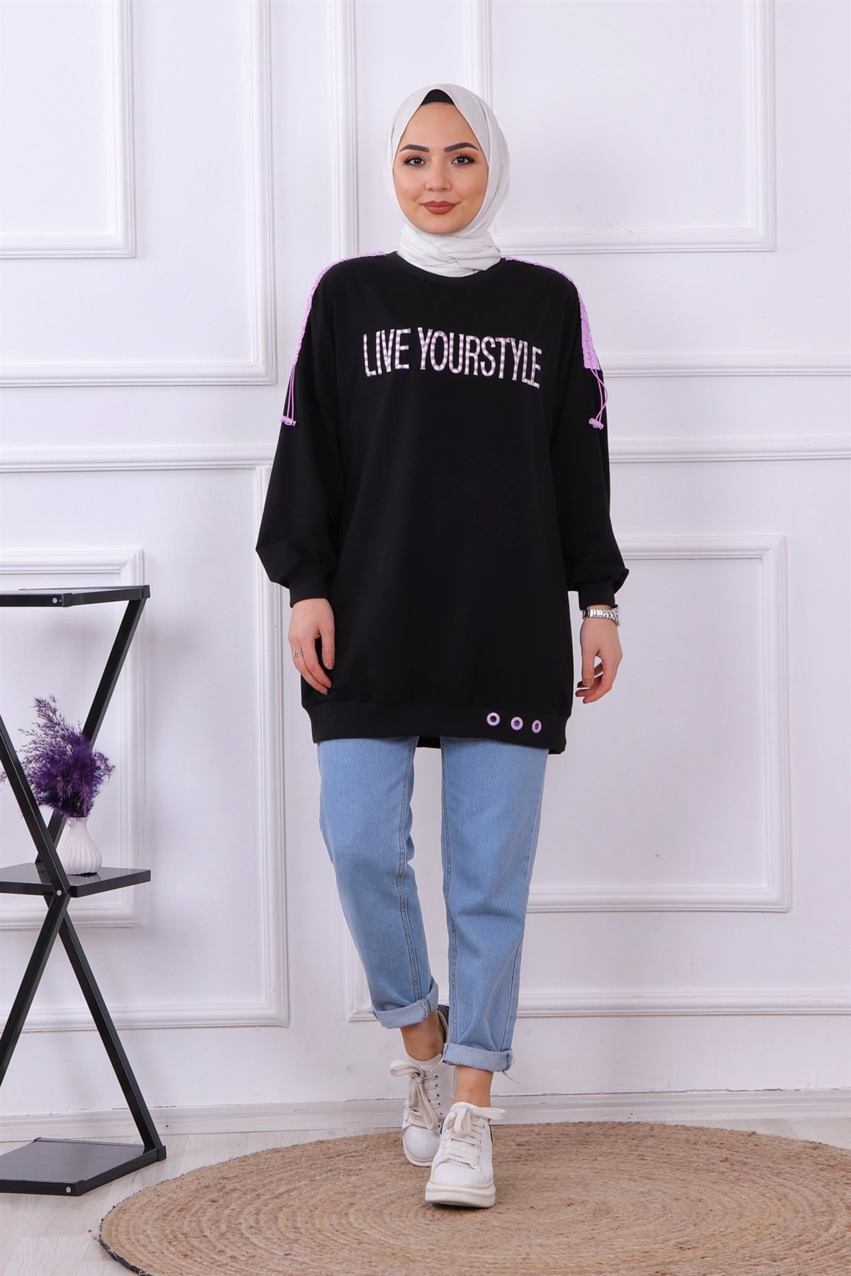 Önü live yourstyle yazılı sweat siyah