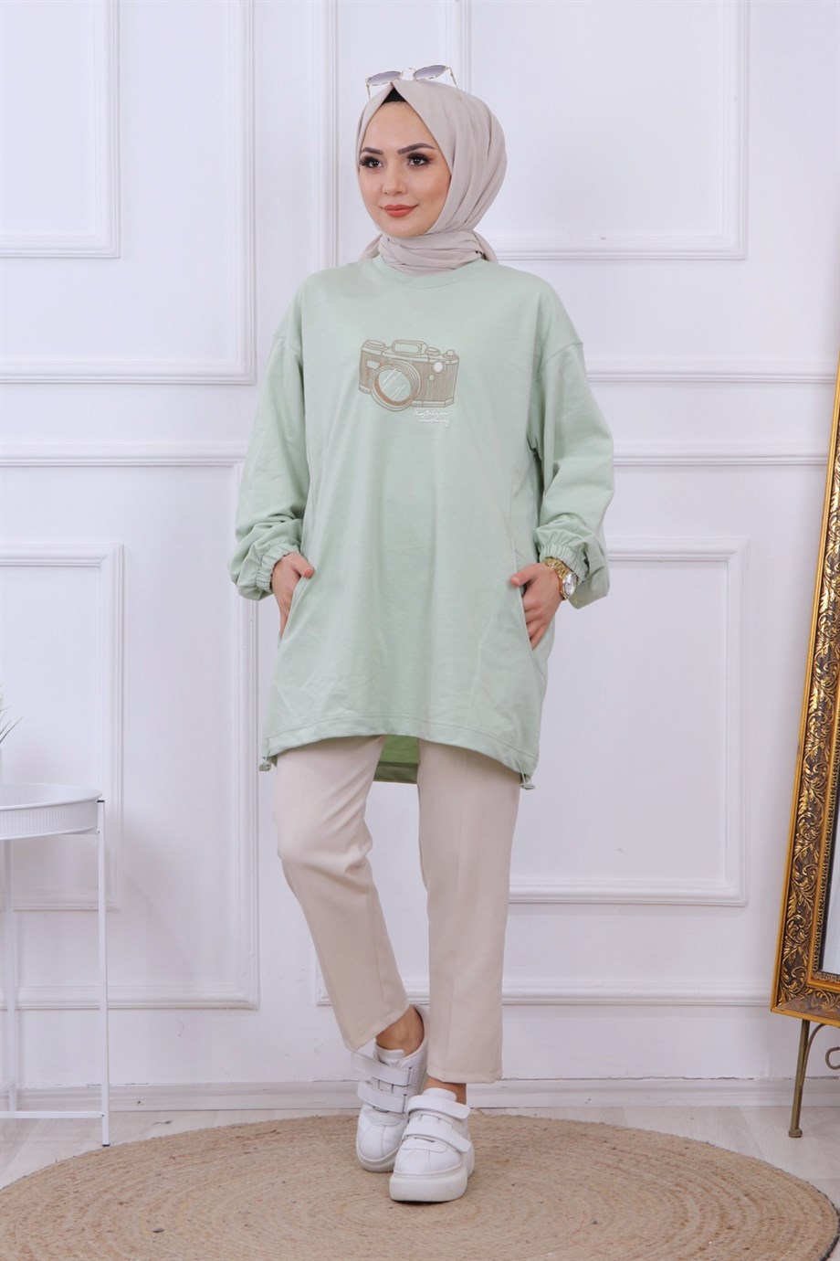 ÖNÜ NAKIŞLI SWEAT YEŞİL