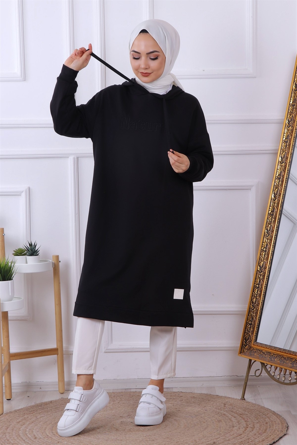 ÖNÜ NATURAL YAZILI SWEAT SİYAH