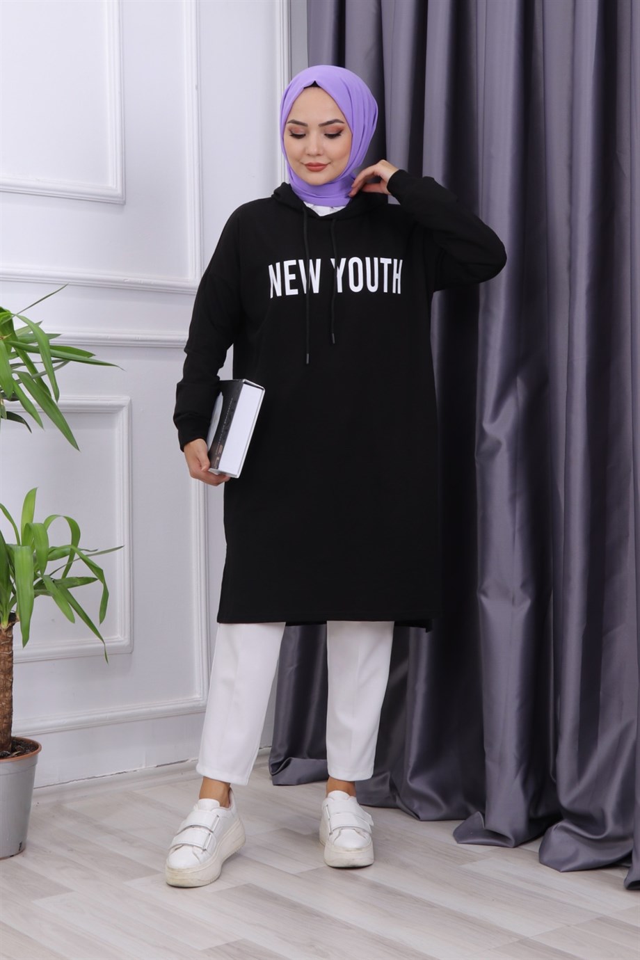 ÖNÜ NEW YOUTH YAZILI SWEAT SİYAH