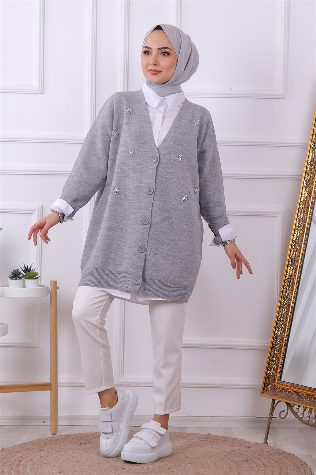 ÖNÜ TAŞ DETAYLI HIRKA GRİ