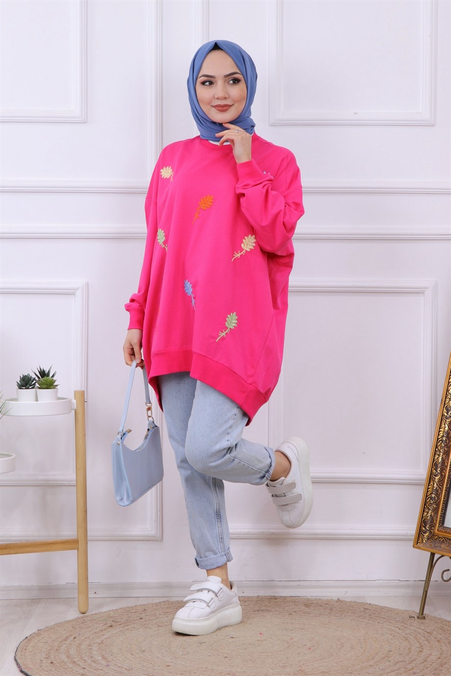 ÖNÜ YAPRAK NAKIŞLI SWEAT FUŞYA