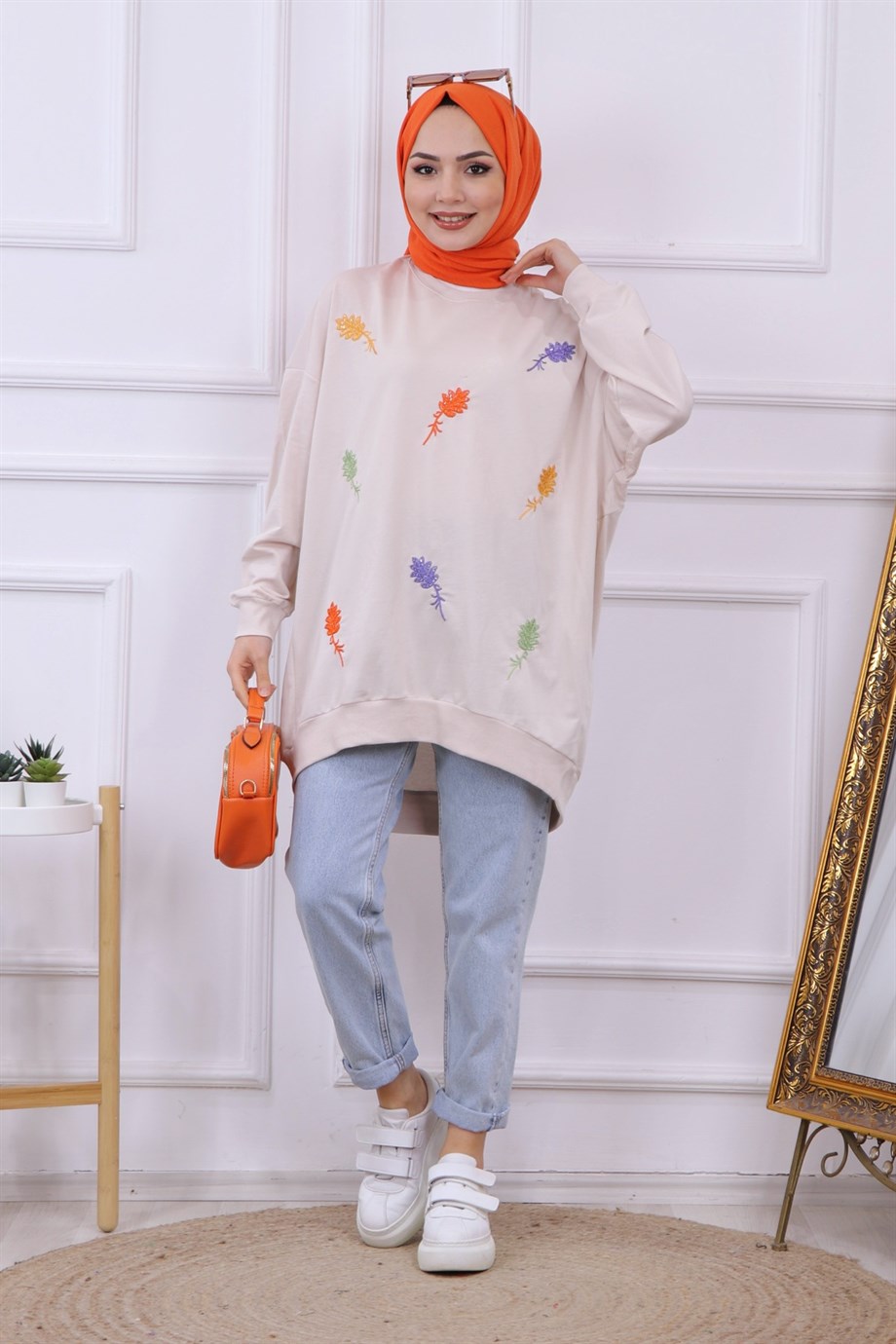 ÖNÜ YAPRAK NAKIŞLI SWEAT TAŞ RENGİ