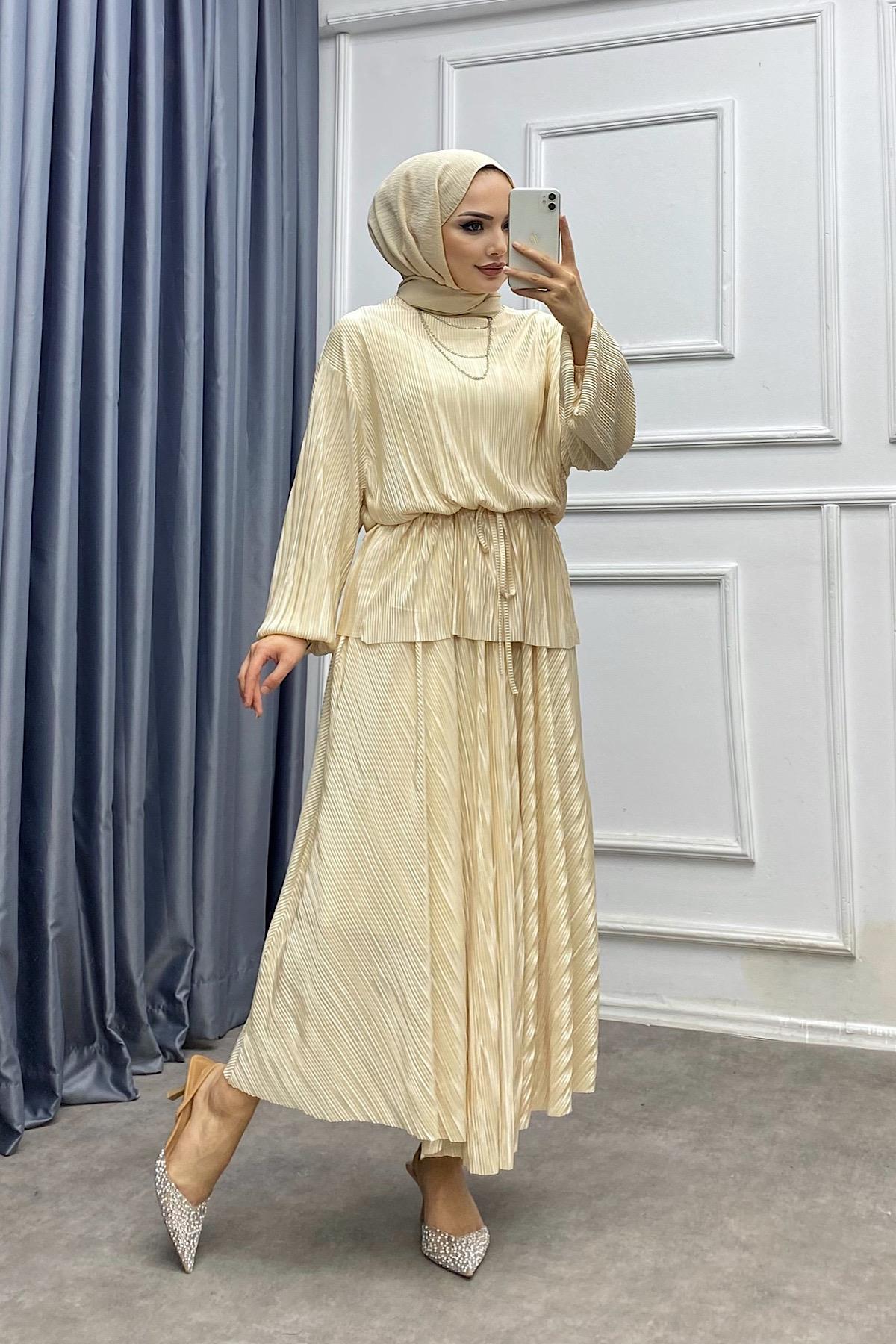 Piliseli Etekli Takım Bej