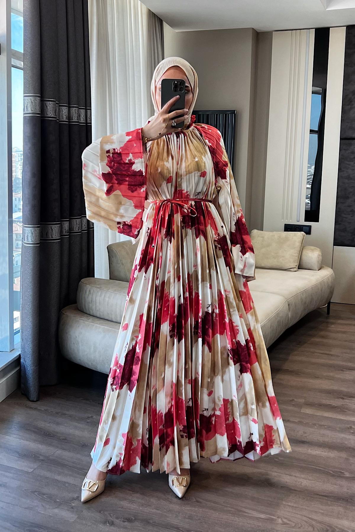 Pilisoley desenli Saten Elbise Kırmızı
