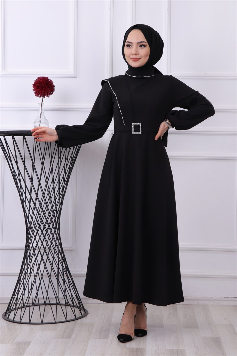 TAŞ DETAY ELBİSE SİYAH