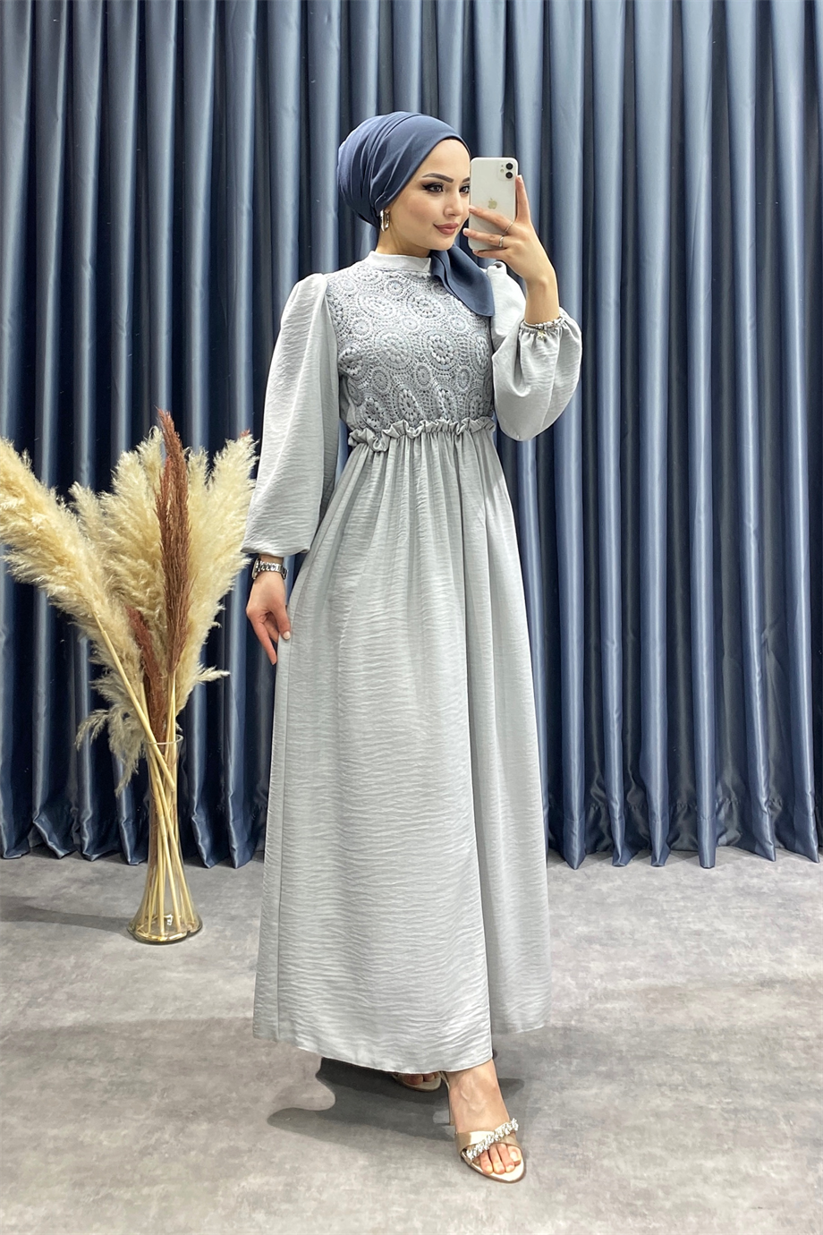 Üzeri dantel elbise gri