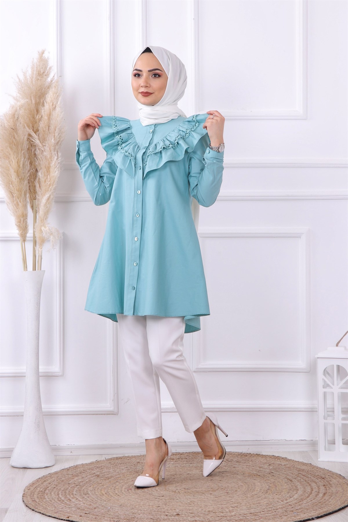 yakası dantelli tunik