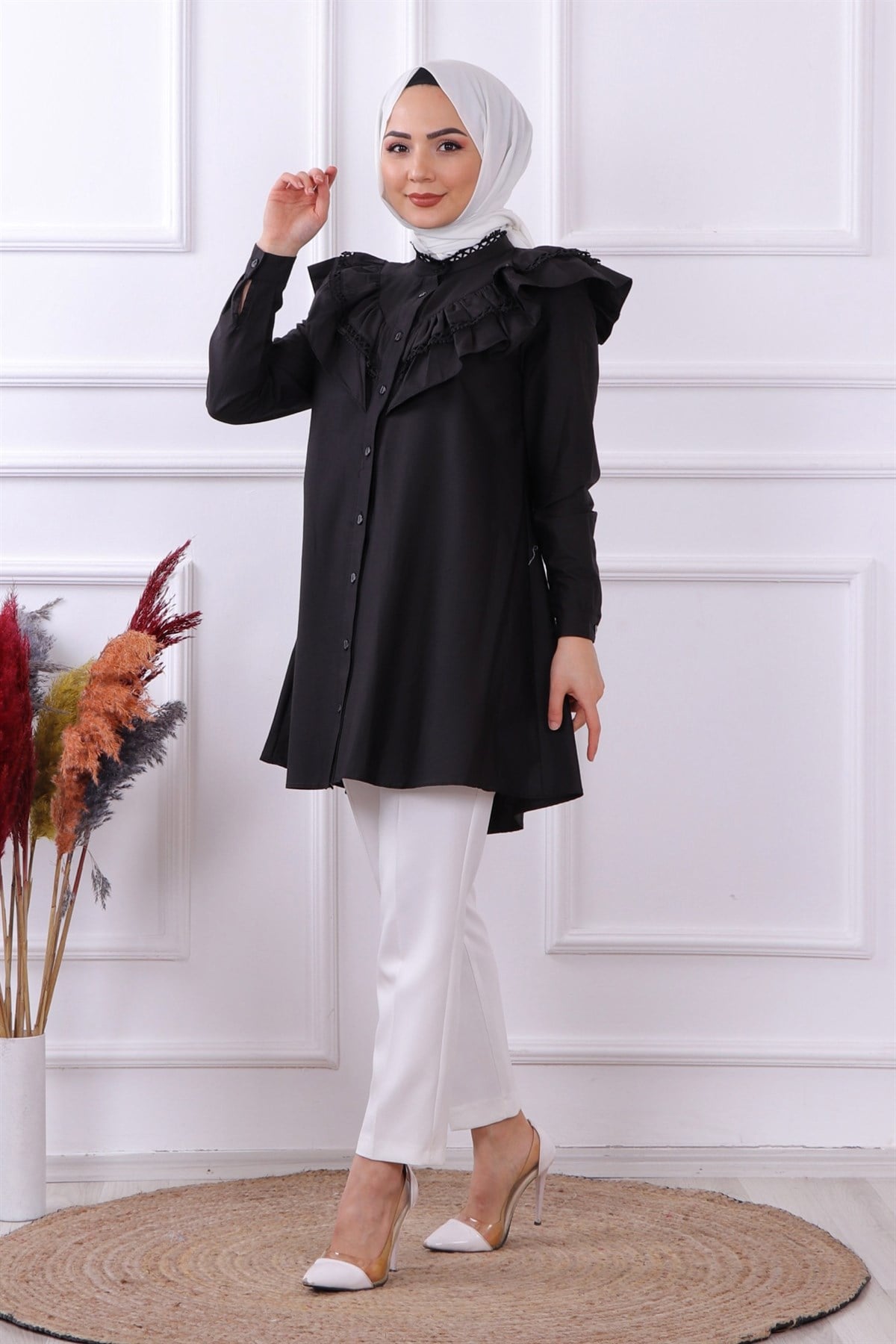 yakası dantelli tunik- siyah