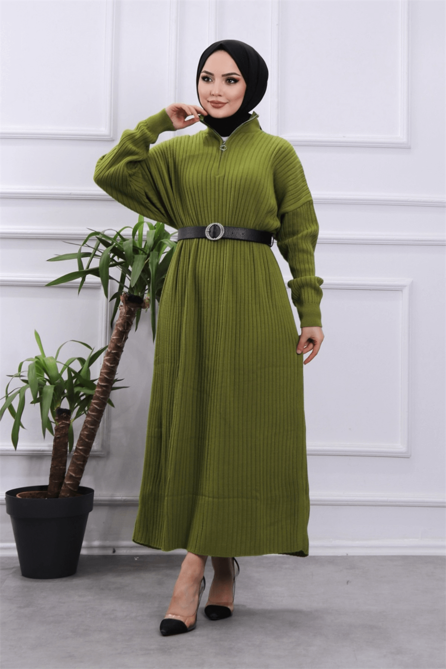 Yakası fermuarlı elbise yeşil