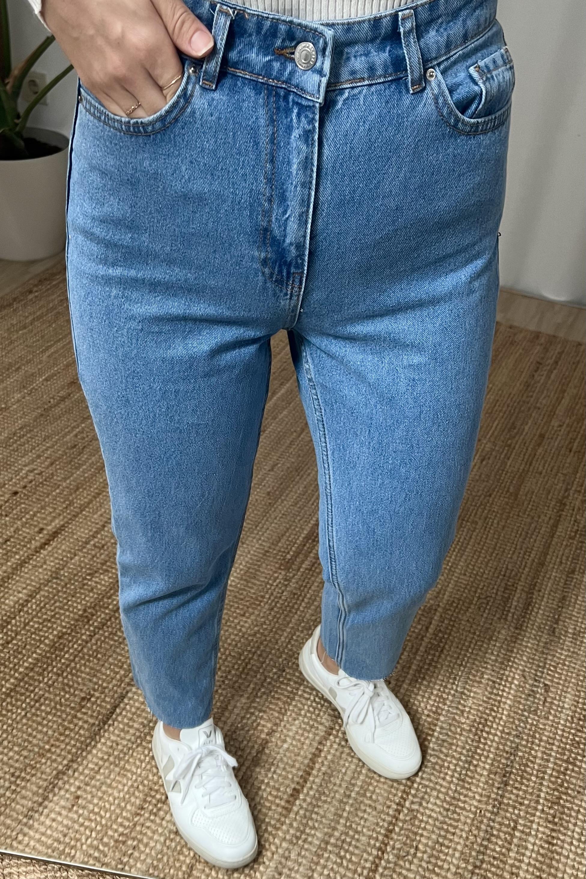 Açık Mavi Mom Jean uygun fiyatlarda www.butikhola.com adresinde