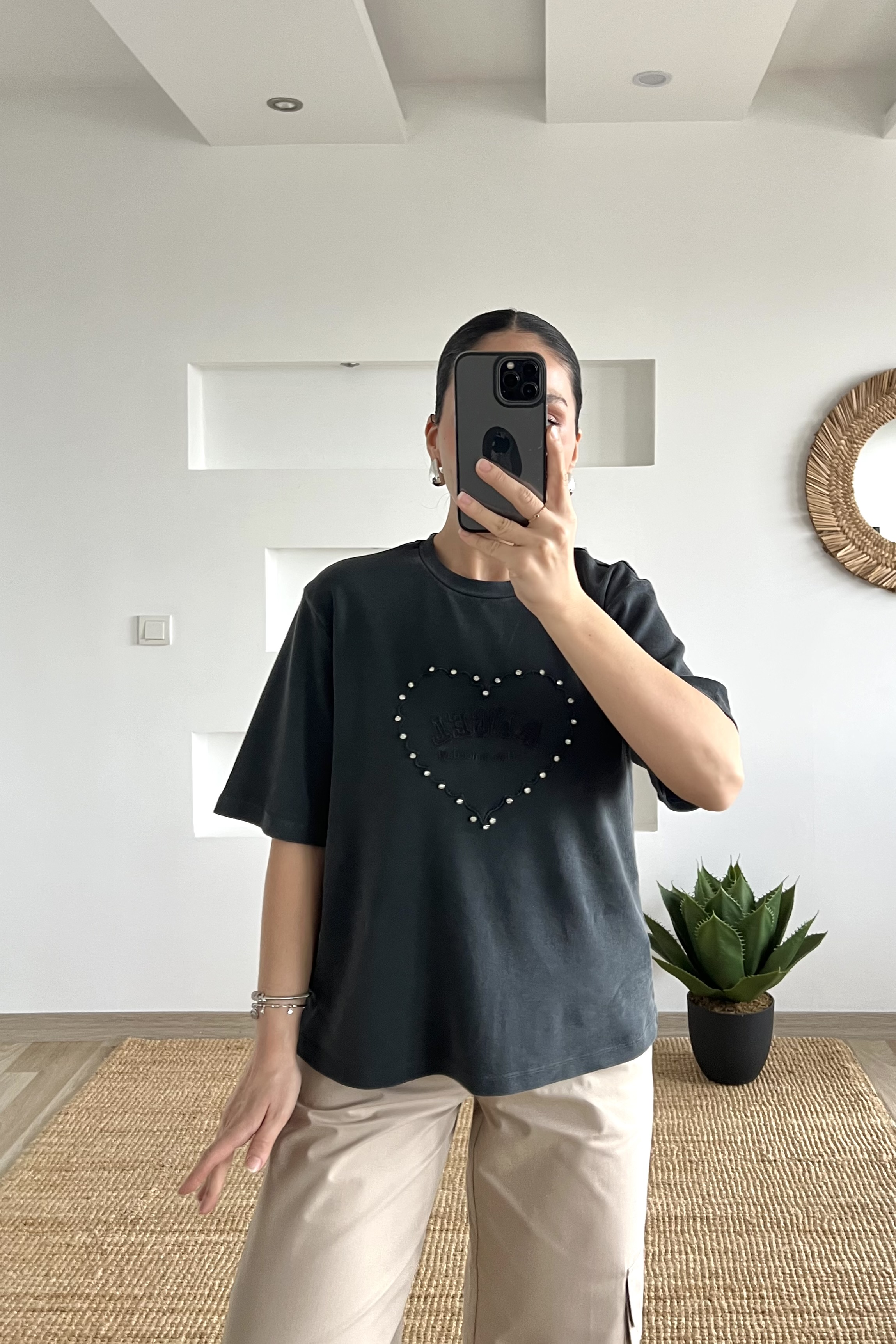 Antrasit Taşlı Kalp Angel Yazılı T-Shirt uygun fiyatlarda www.butikhola.com adresinde