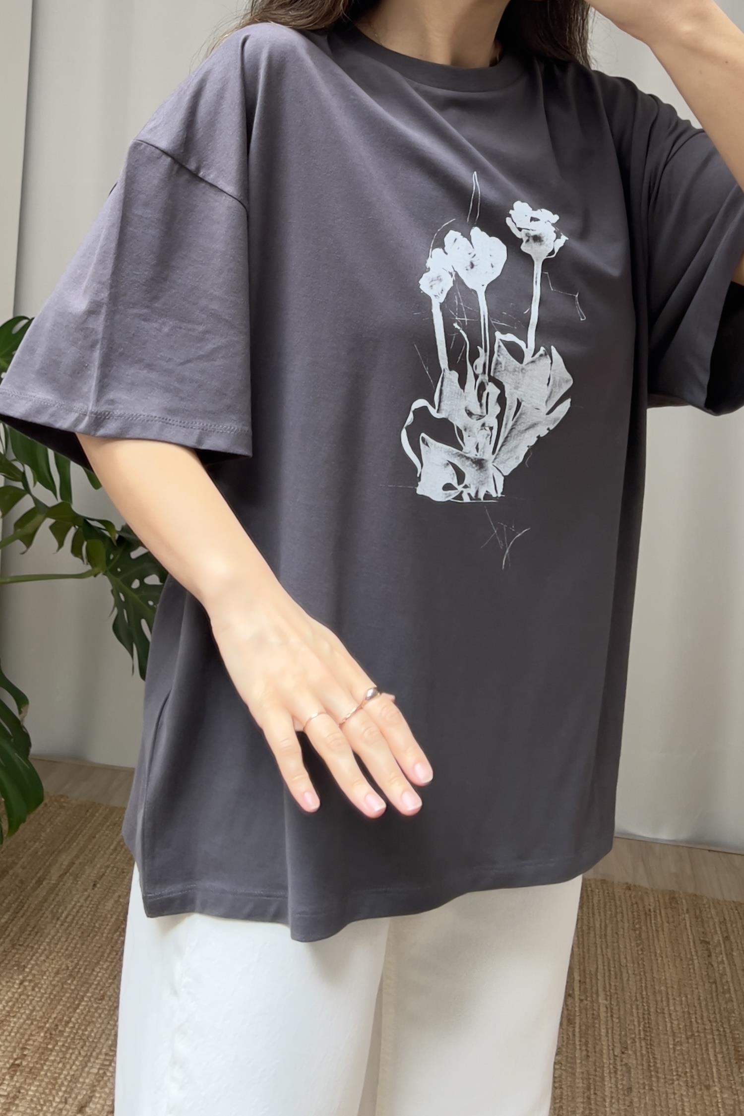 Antrasit Yıkamalı Oversize Tshirt uygun fiyatlarda www.butikhola.com adresinde