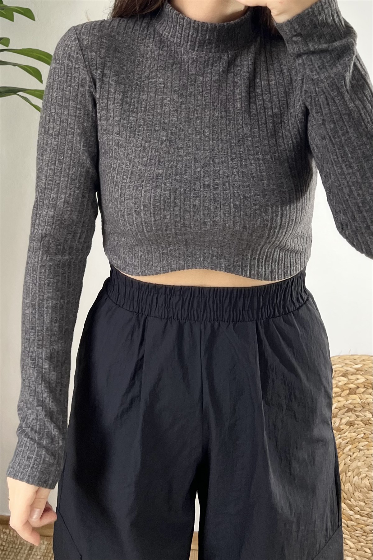 Antrasit Yumuşak Dokulu Yarım Balıkçı Crop uygun fiyatlarda www.butikhola.com adresinde