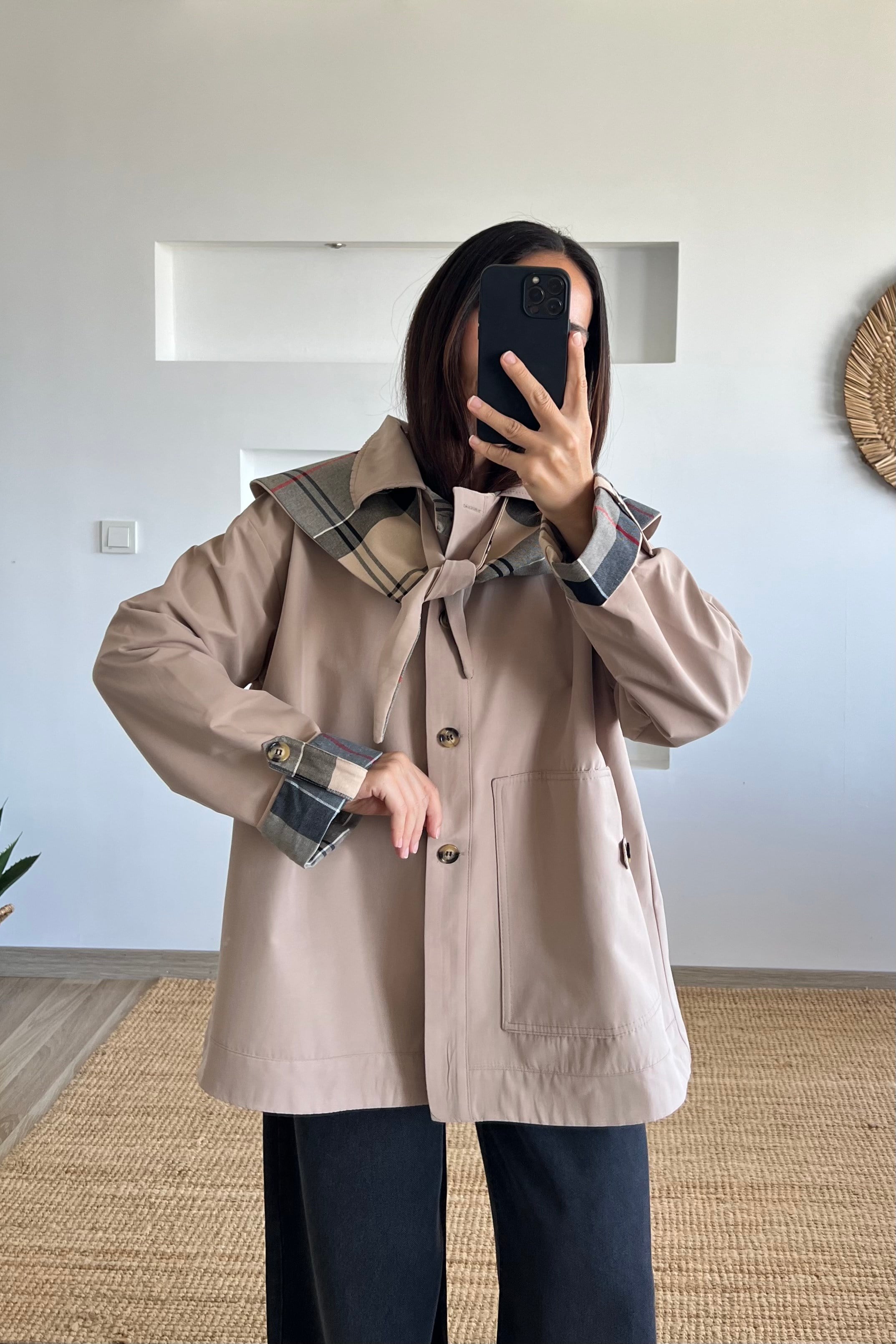 Bej Çıkarılabilir Fular Detaylı Tasarım Trençkot uygun fiyatlarda www.butikhola.com adresinde