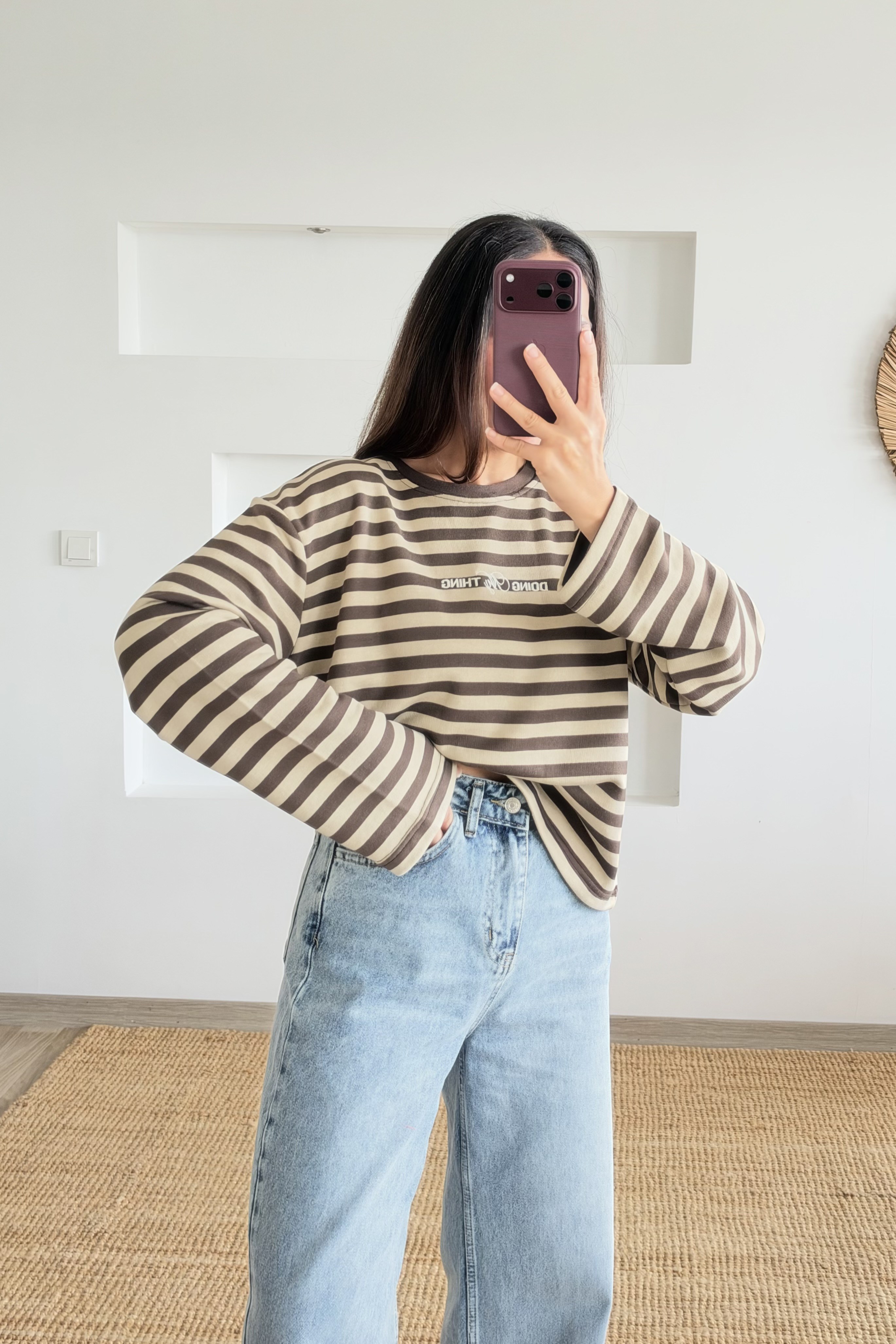 Bej Çizgili Nakış Detaylı Sweatshirt uygun fiyatlarda www.butikhola.com adresinde