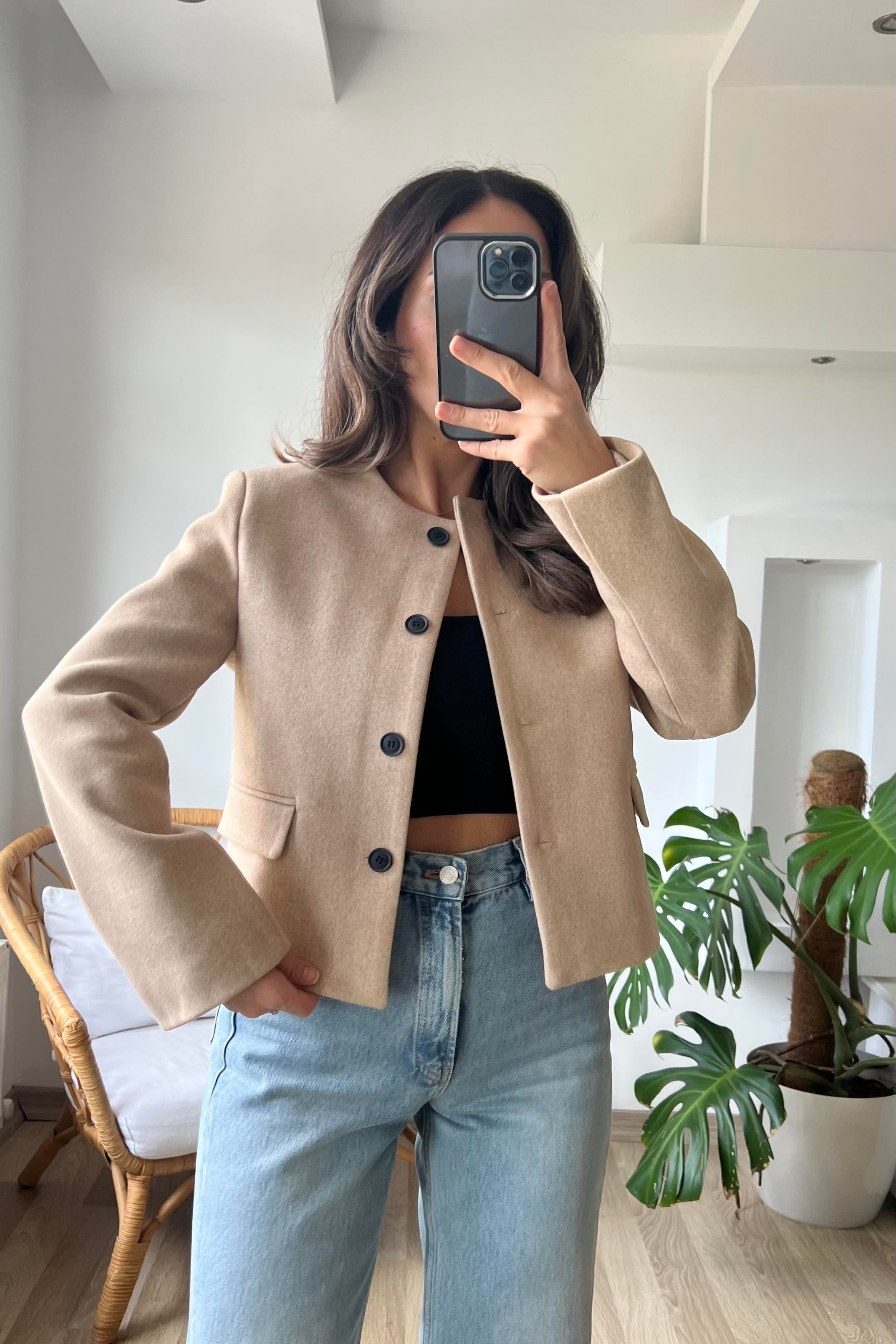 Bej Mini Kaşe Ceket uygun fiyatlarda www.butikhola.com adresinde