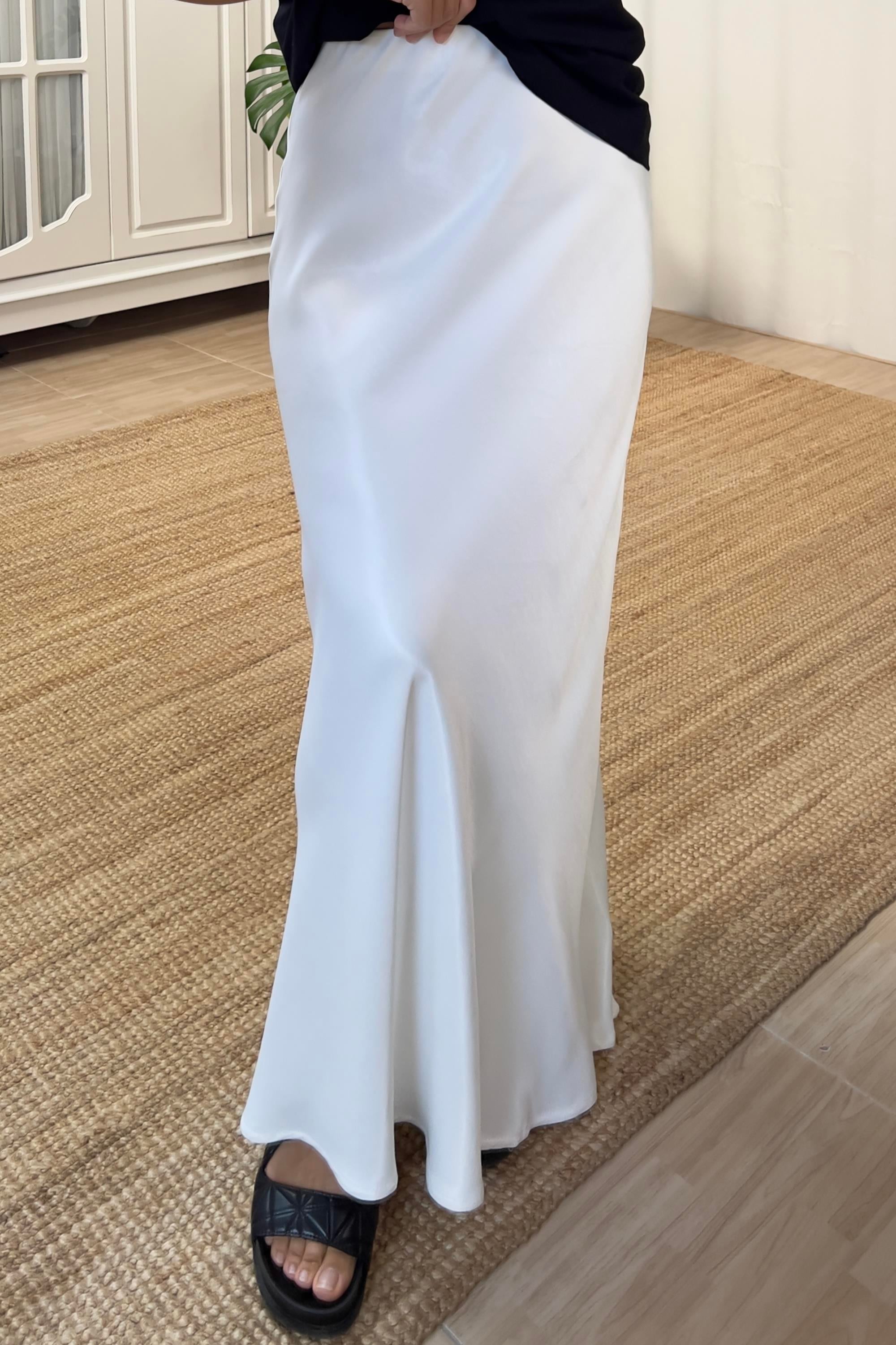 Beyaz Beli Lastikli Uzun İpek Saten Etek uygun fiyatlarda www.butikhola.com adresinde