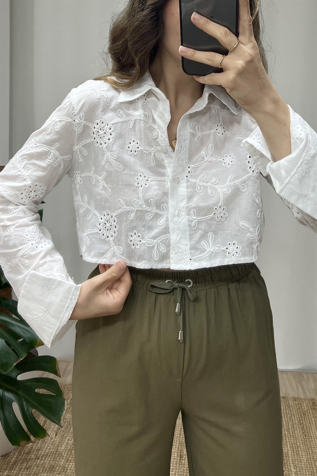 Beyaz Crop Fisto Gömlek uygun fiyatlarda www.butikhola.com adresinde