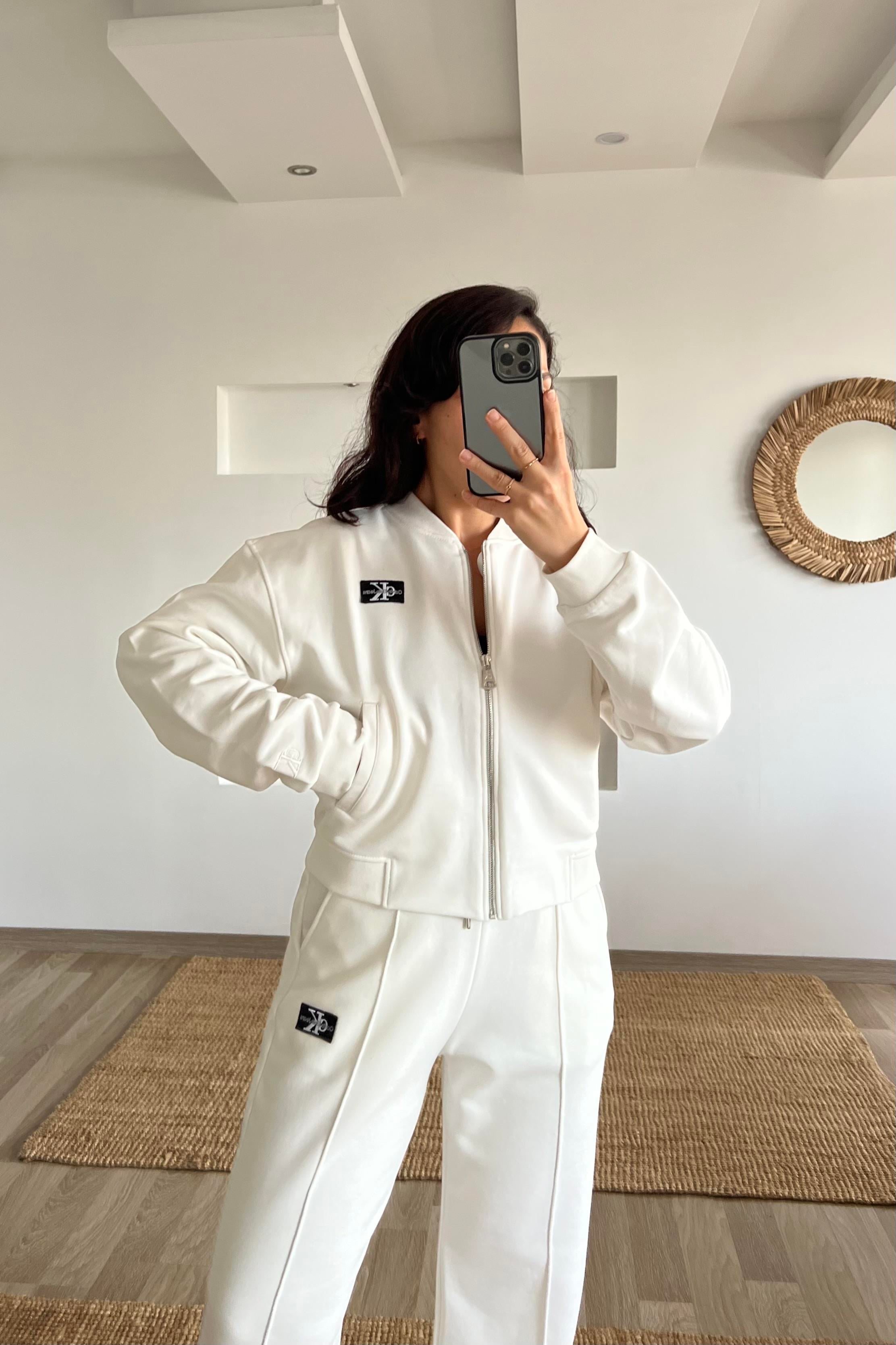 Beyaz Fermuarlı Bomber Sweatshirt uygun fiyatlarda www.butikhola.com adresinde