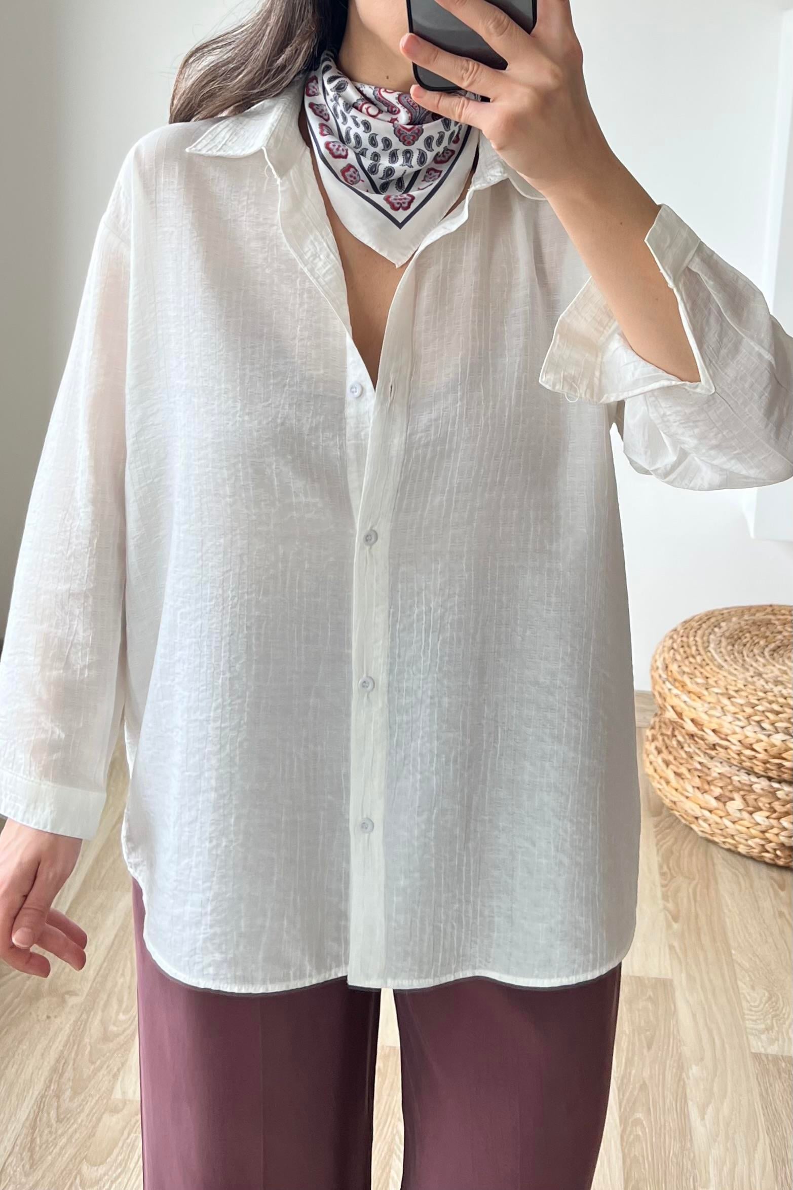 Beyaz Kendiliğinden Dokulu Gömlek uygun fiyatlarda www.butikhola.com adresinde