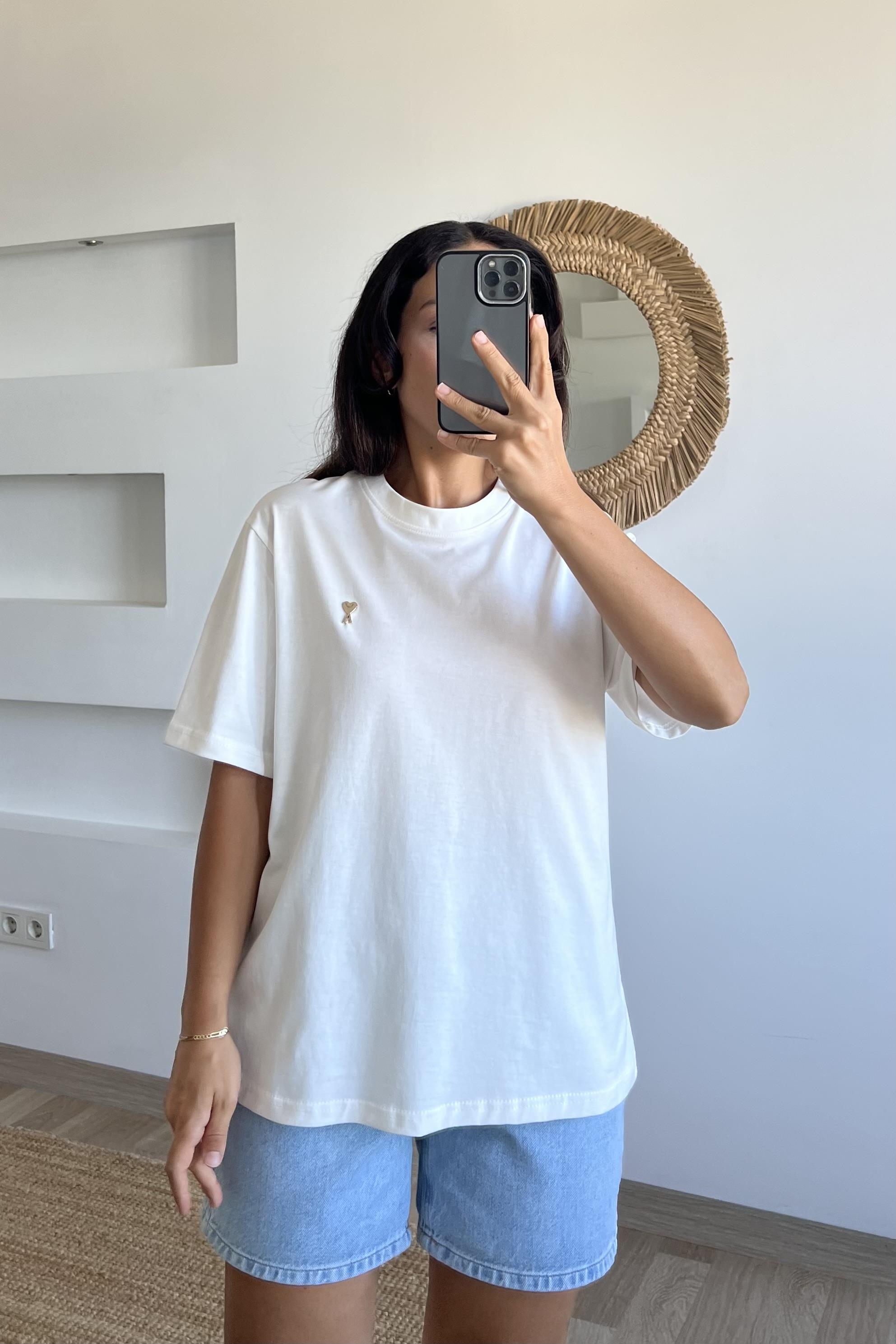 Beyaz Mini Kalpli Oversize Tshirt uygun fiyatlarda www.butikhola.com adresinde