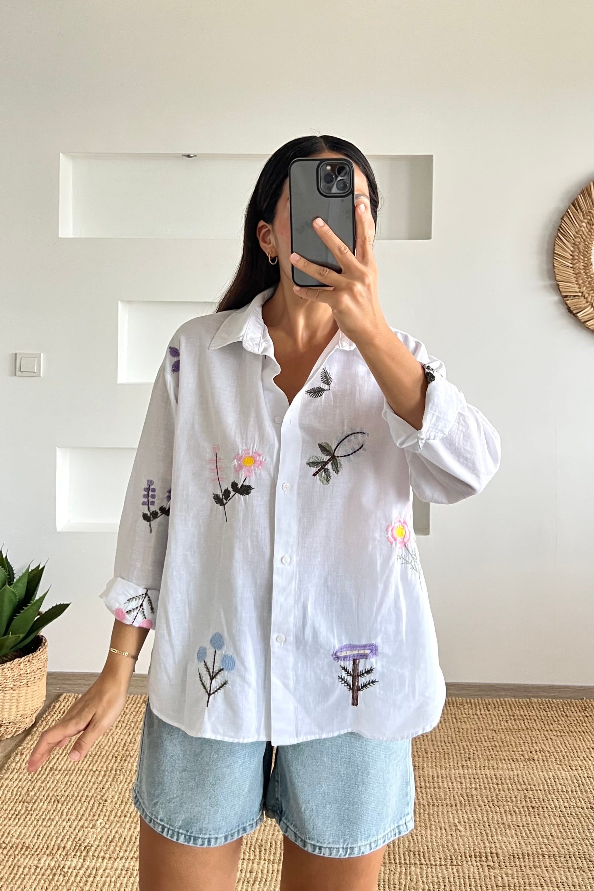 Beyaz Nakış İşlemeli Tasarım Gömlek uygun fiyatlarda www.butikhola.com adresinde