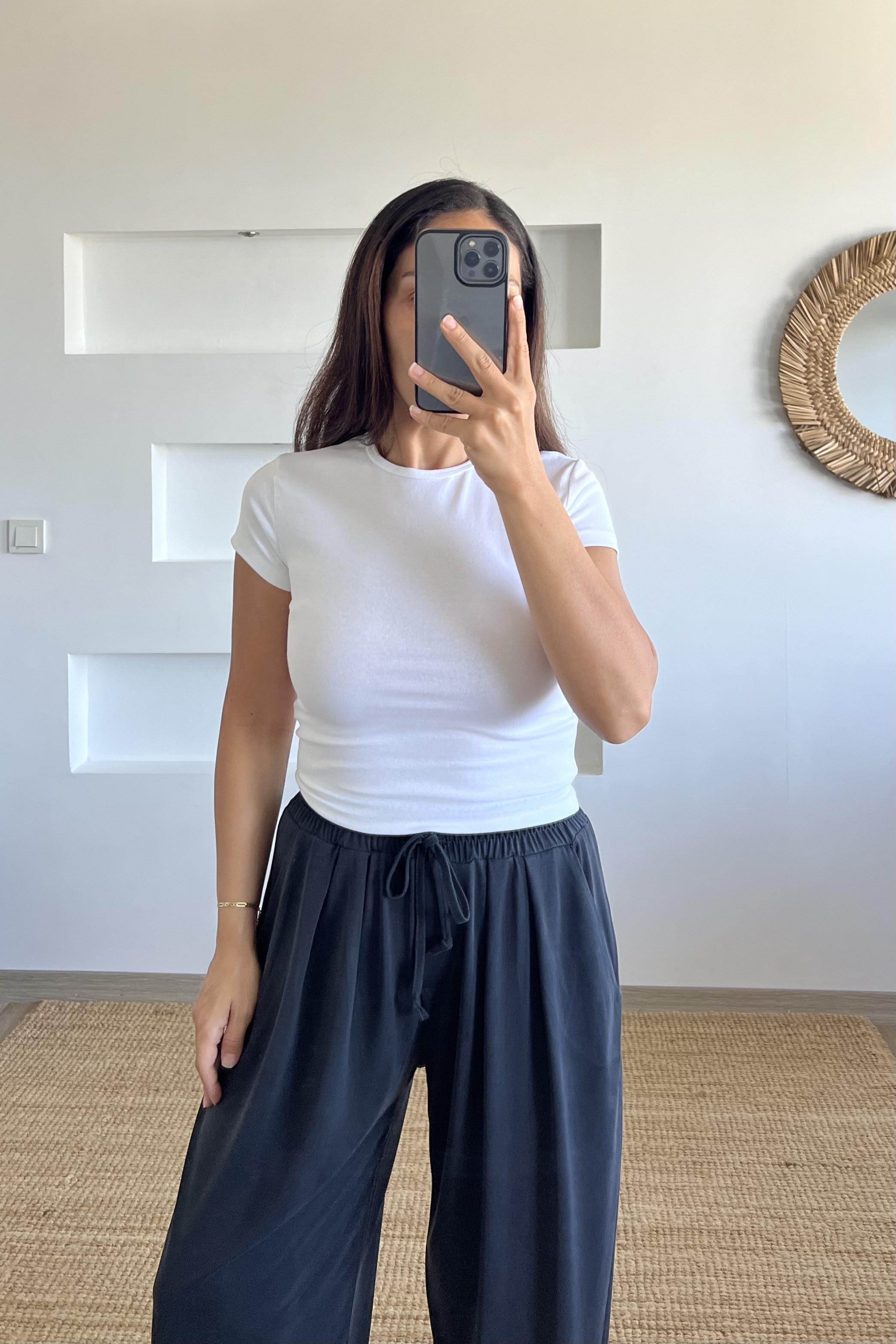 Beyaz Yumuşak Dokulu Basic Tshirt uygun fiyatlarda www.butikhola.com adresinde