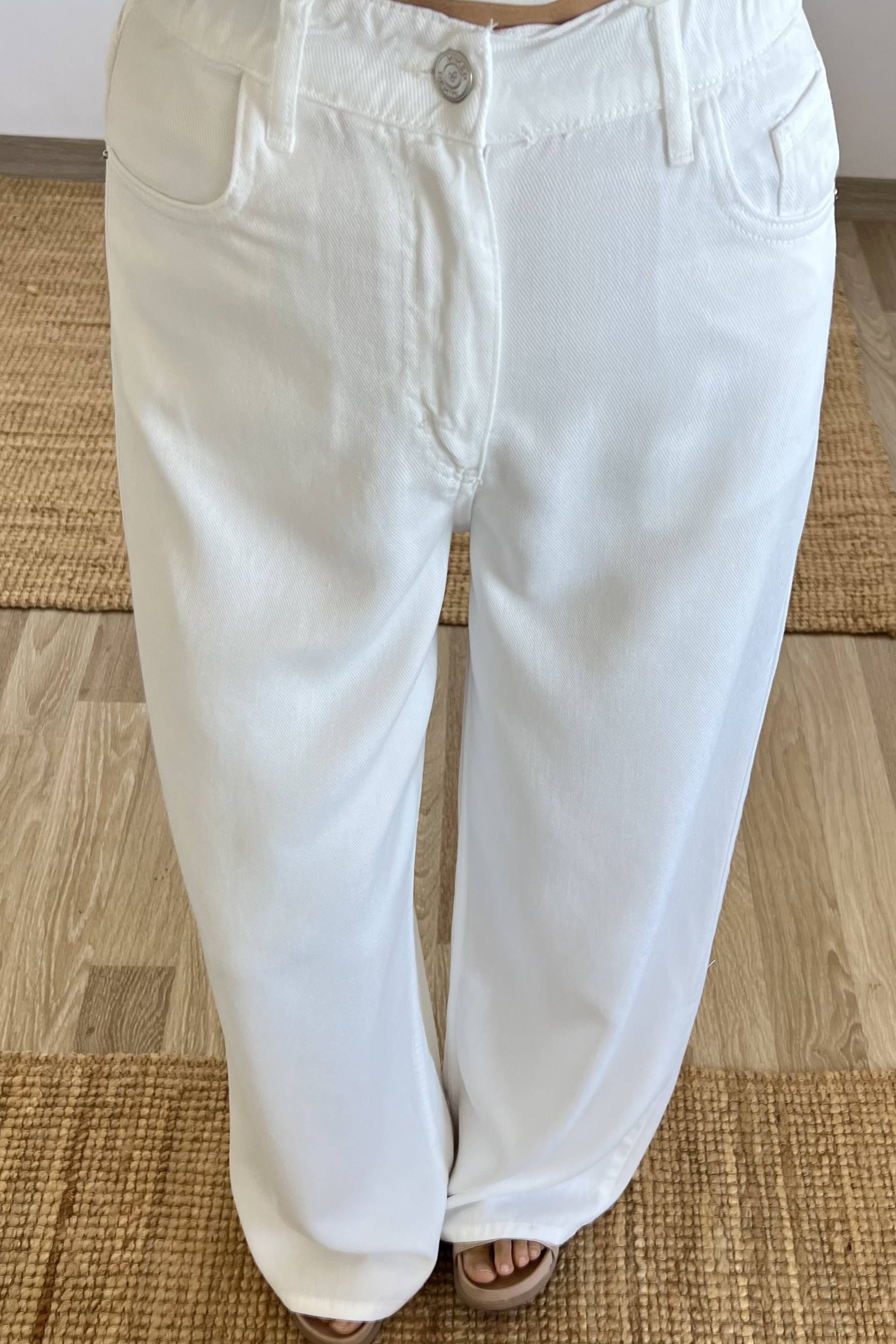 Beyaz Yumuşak Dokulu Beli Lastikli Jean uygun fiyatlarda www.butikhola.com adresinde