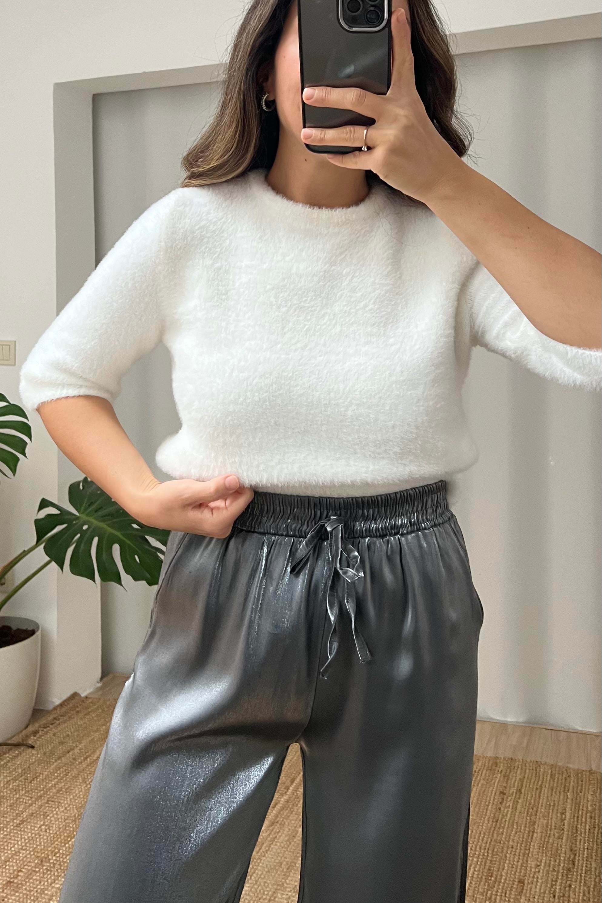 Beyaz Yumuşak Dokulu Peluş Bluz uygun fiyatlarda www.butikhola.com adresinde