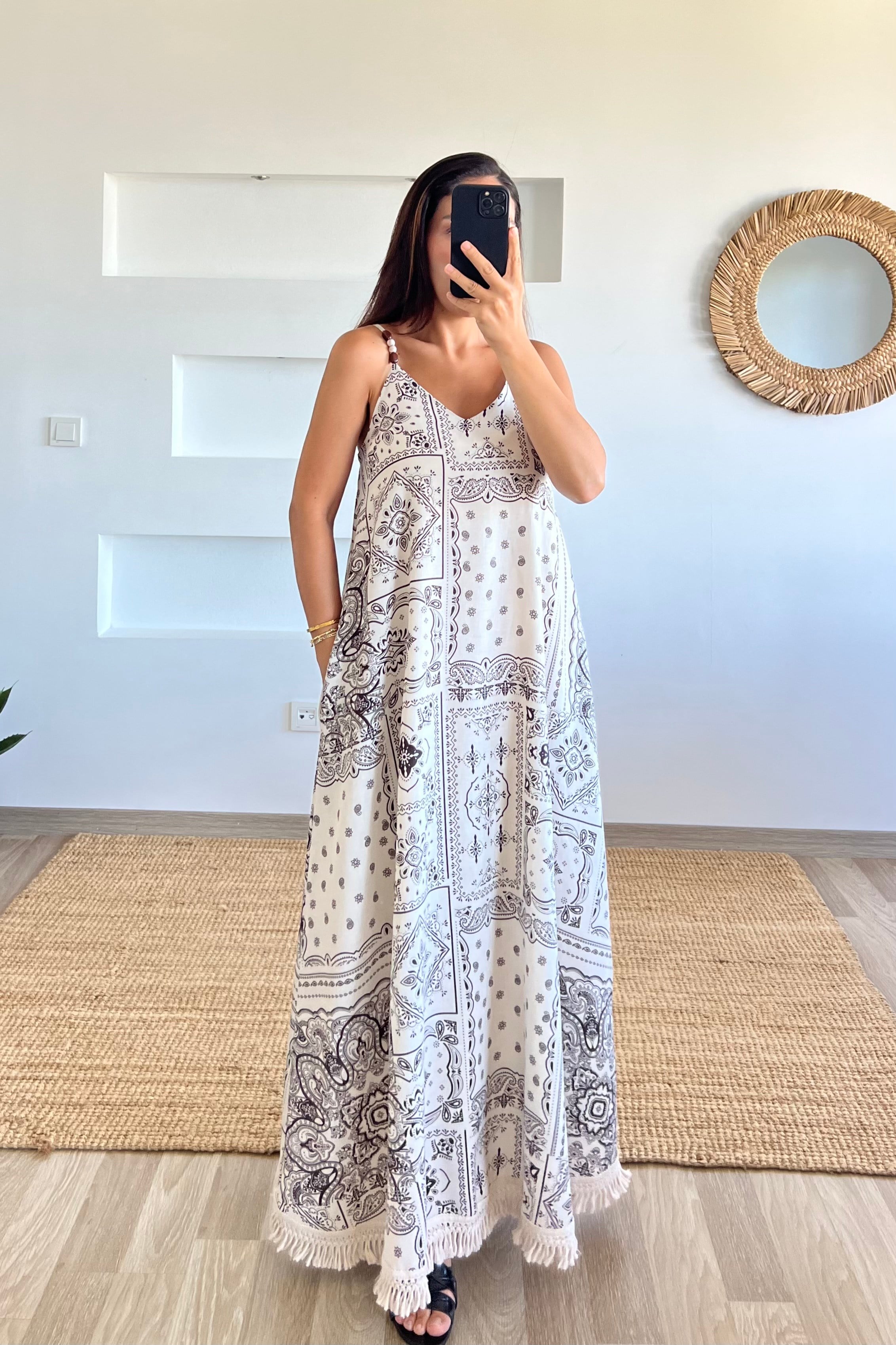 Boncuk Detaylı Eteği püsküllü elbise uygun fiyatlarda www.butikhola.com adresinde