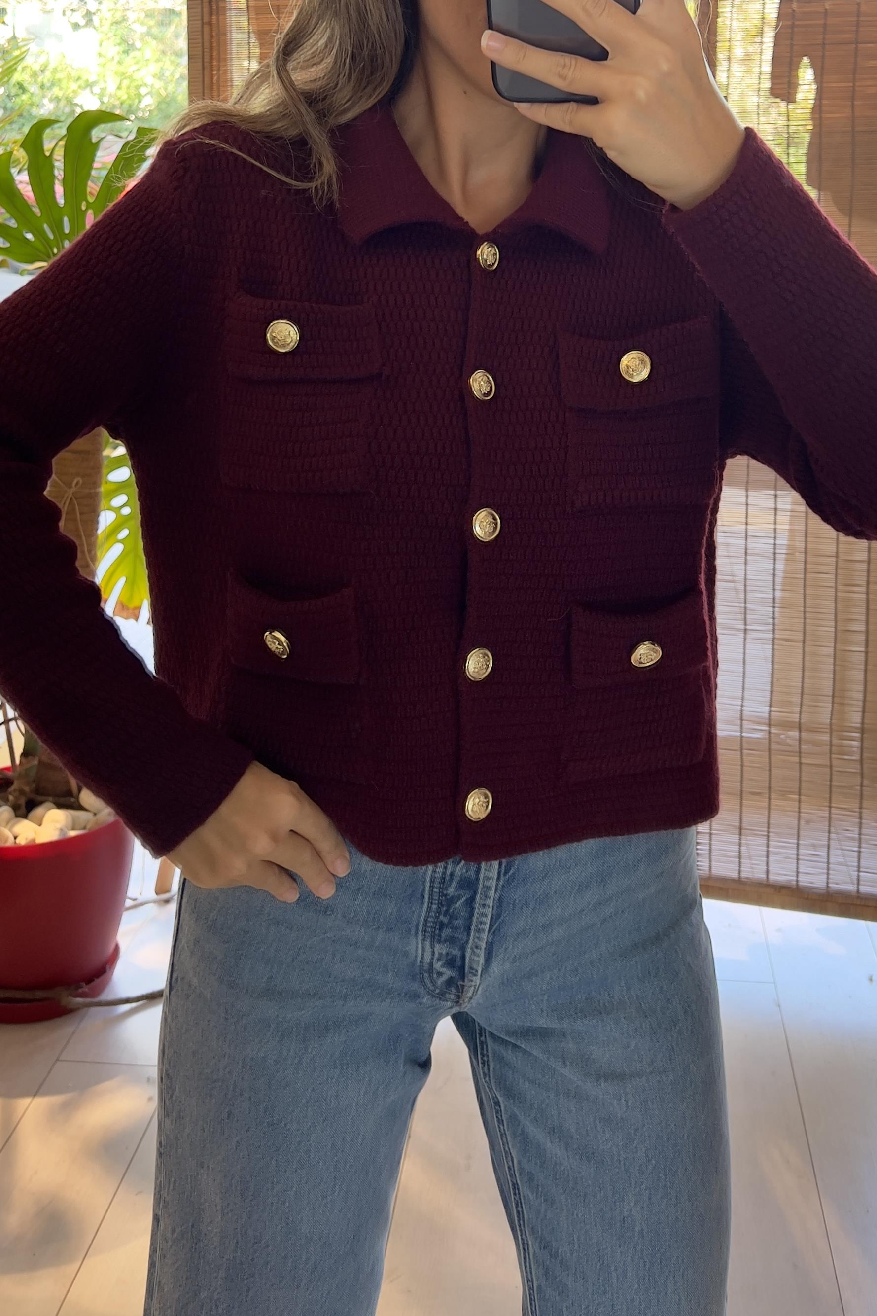 Bordo Cepli ve Gold Düğme Detaylı Hırka  uygun fiyatlarda www.butikhola.com adresinde