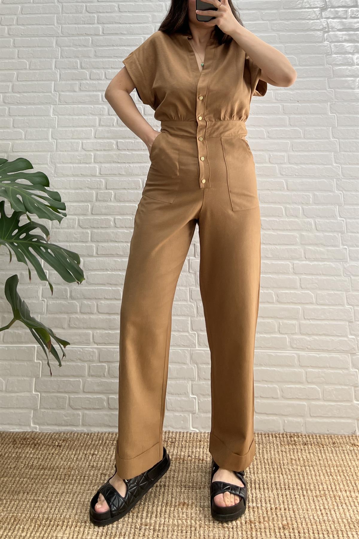 Camel Çıtçıt Kapamalı Keten Tulum uygun fiyatlarda www.butikhola.com adresinde