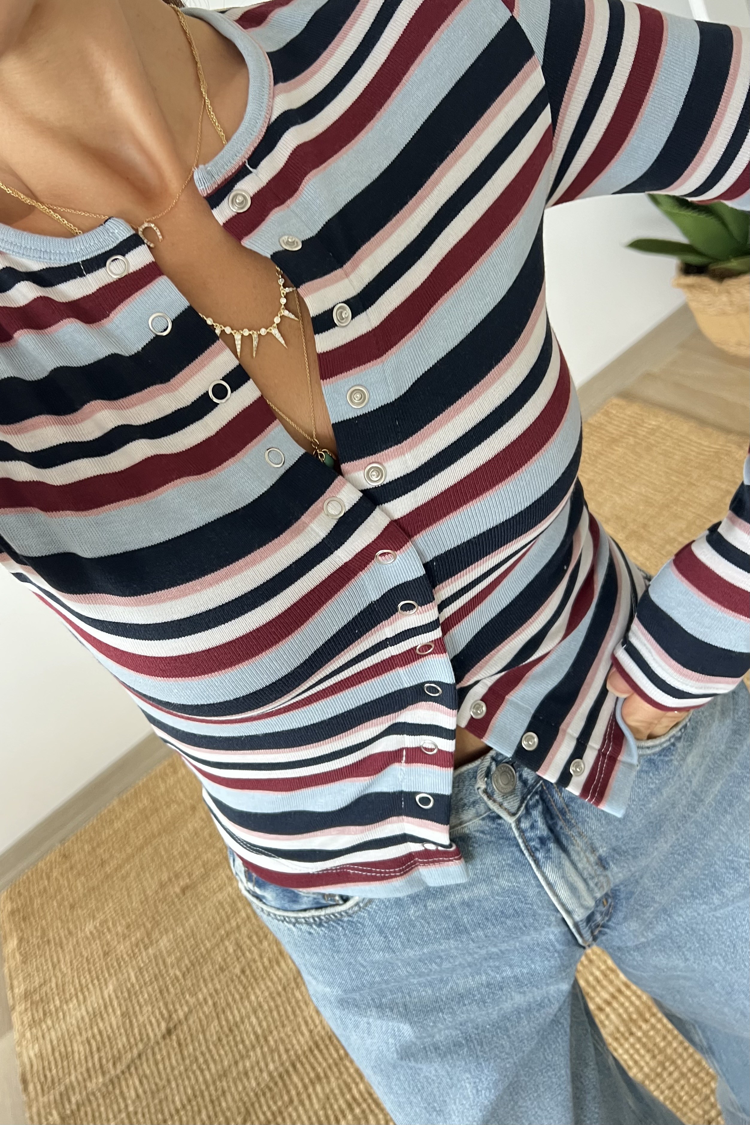 Çizgili Çıtçıtlı Uzun Kollu Bluz uygun fiyatlarda www.butikhola.com adresinde