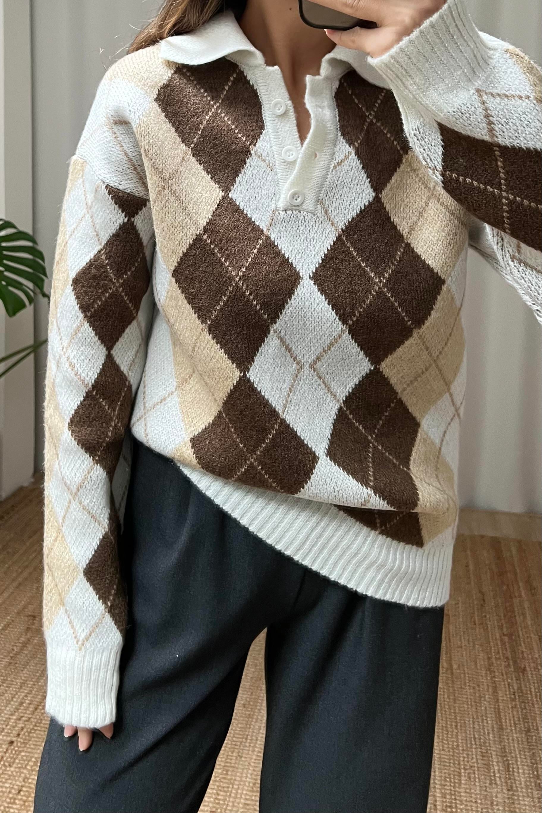 Ekru Polo Yaka Baklava Desenli Kazak uygun fiyatlarda www.butikhola.com adresinde