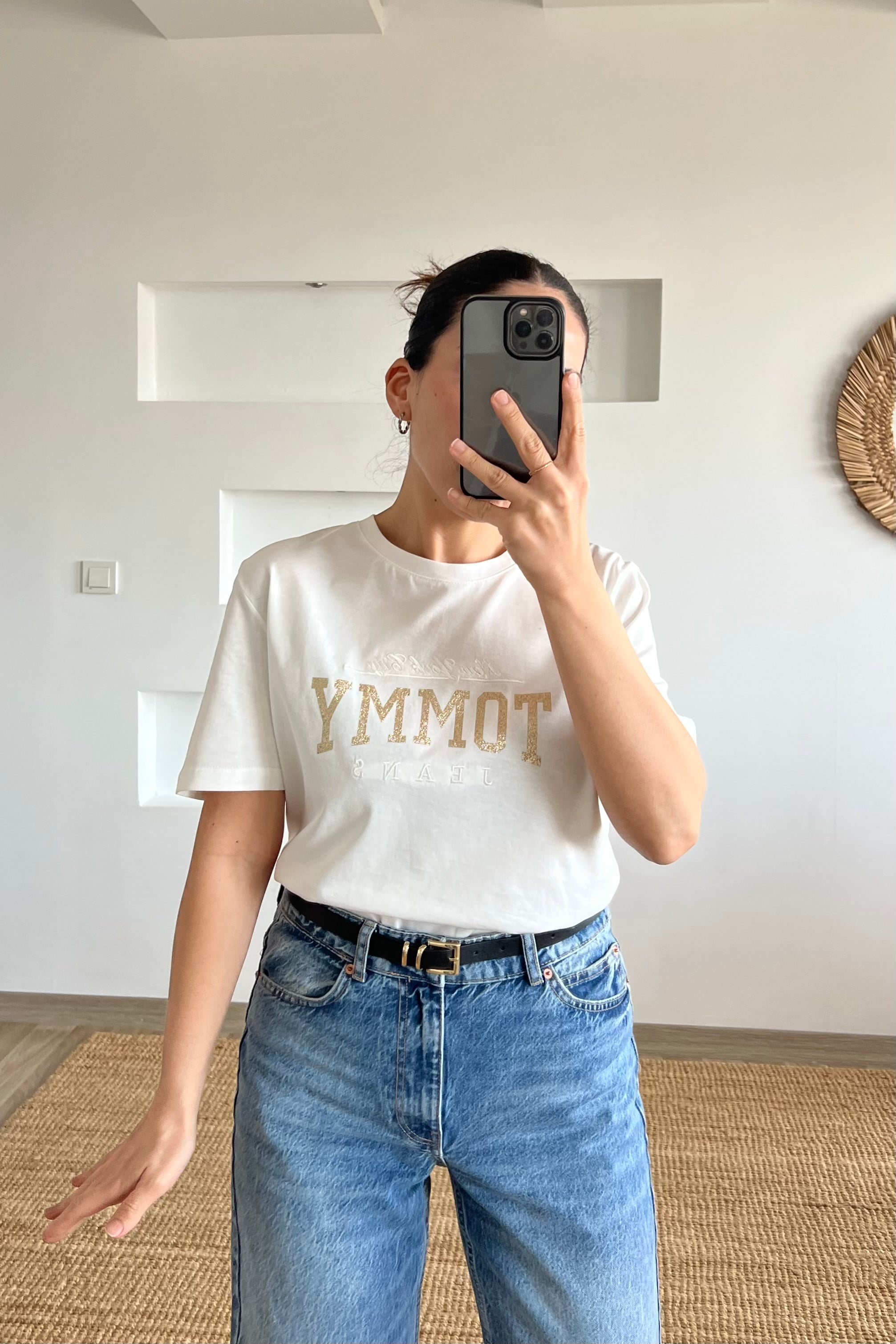 Ekru Simli Yazılı Oversize Tshirt uygun fiyatlarda www.butikhola.com adresinde