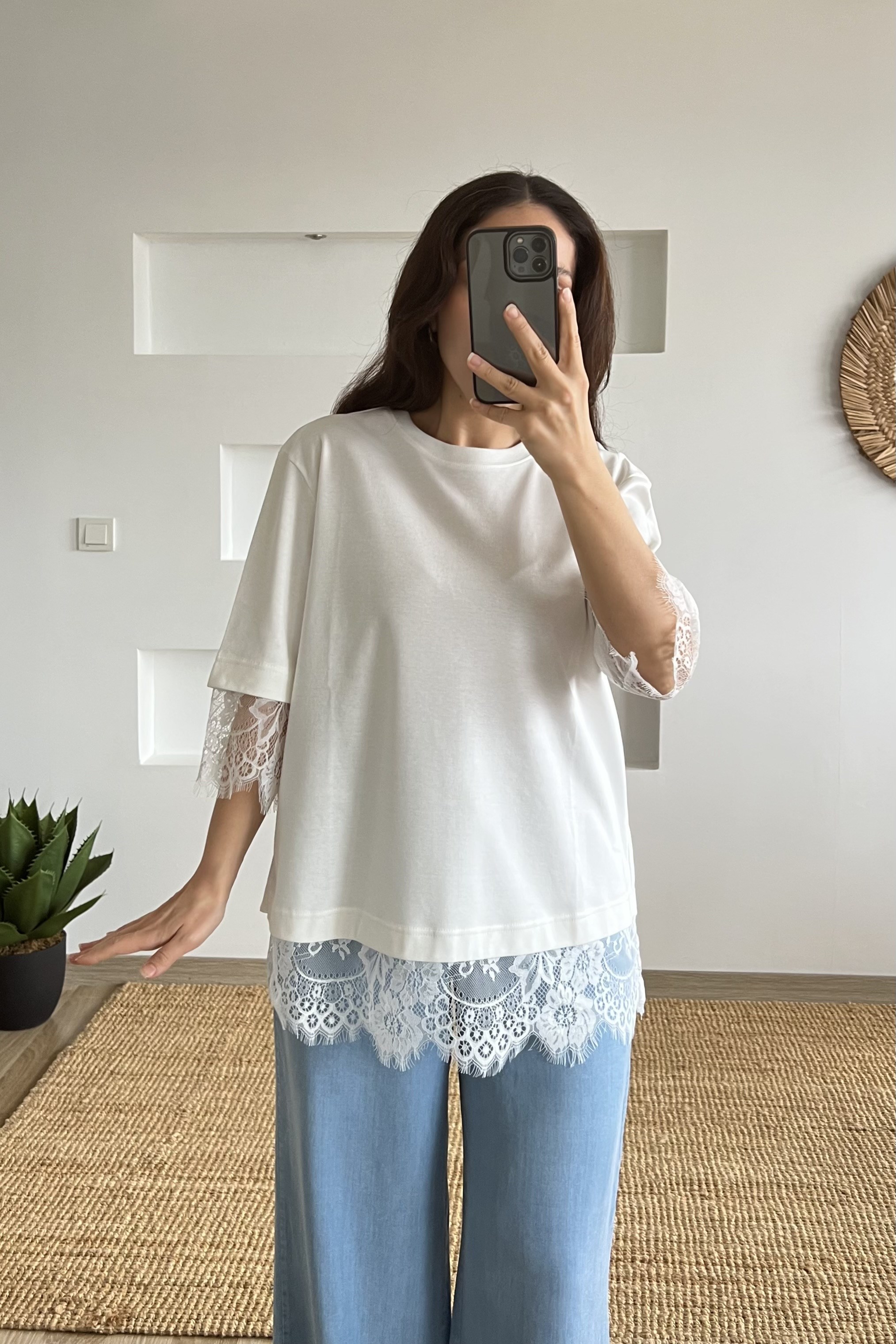 Ekru Sırt Dantel Detaylı Tshirt uygun fiyatlarda www.butikhola.com adresinde