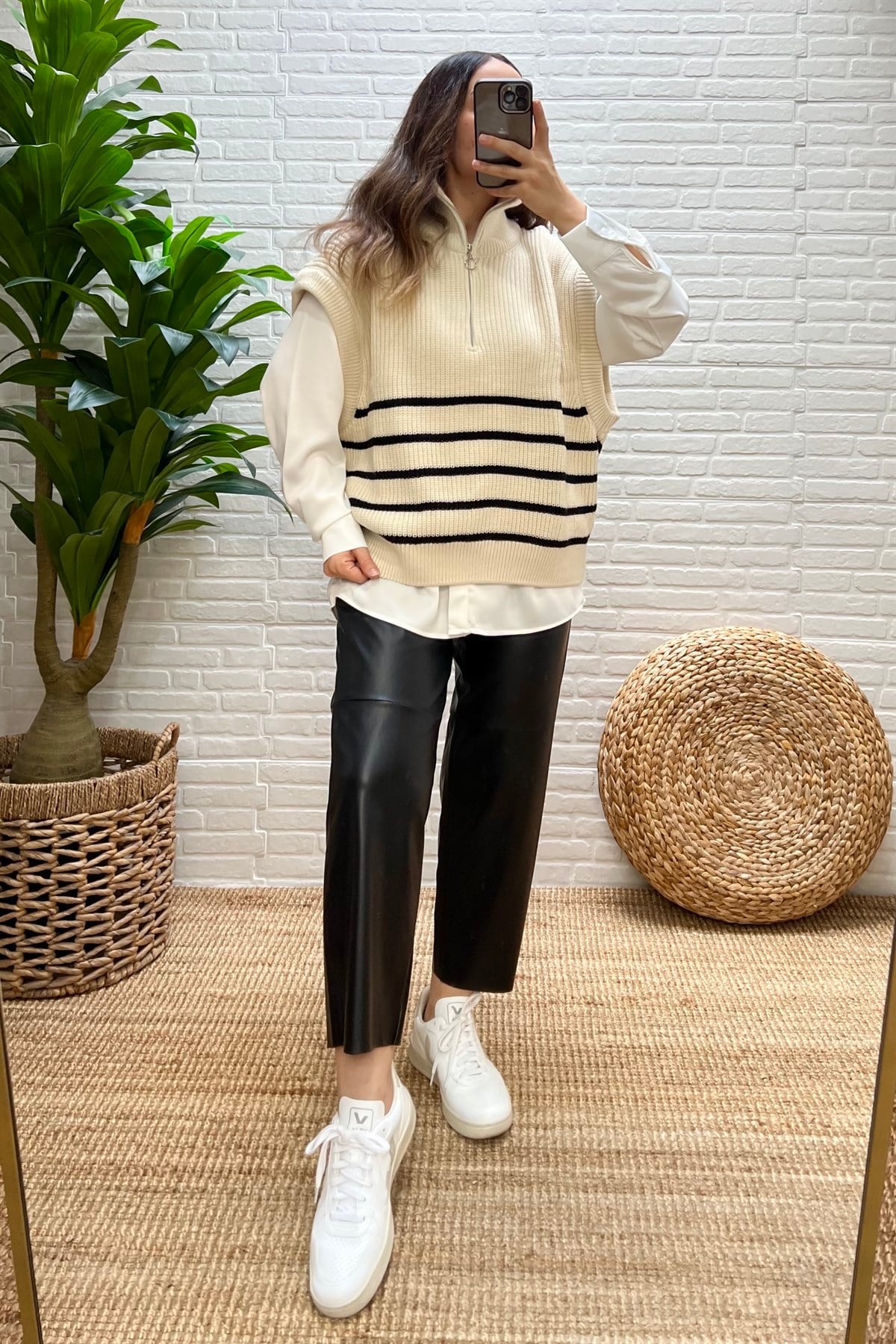 Fermuarlı Dik Yaka Çizgili Süveter uygun fiyatlarda www.butikhola.com adresinde