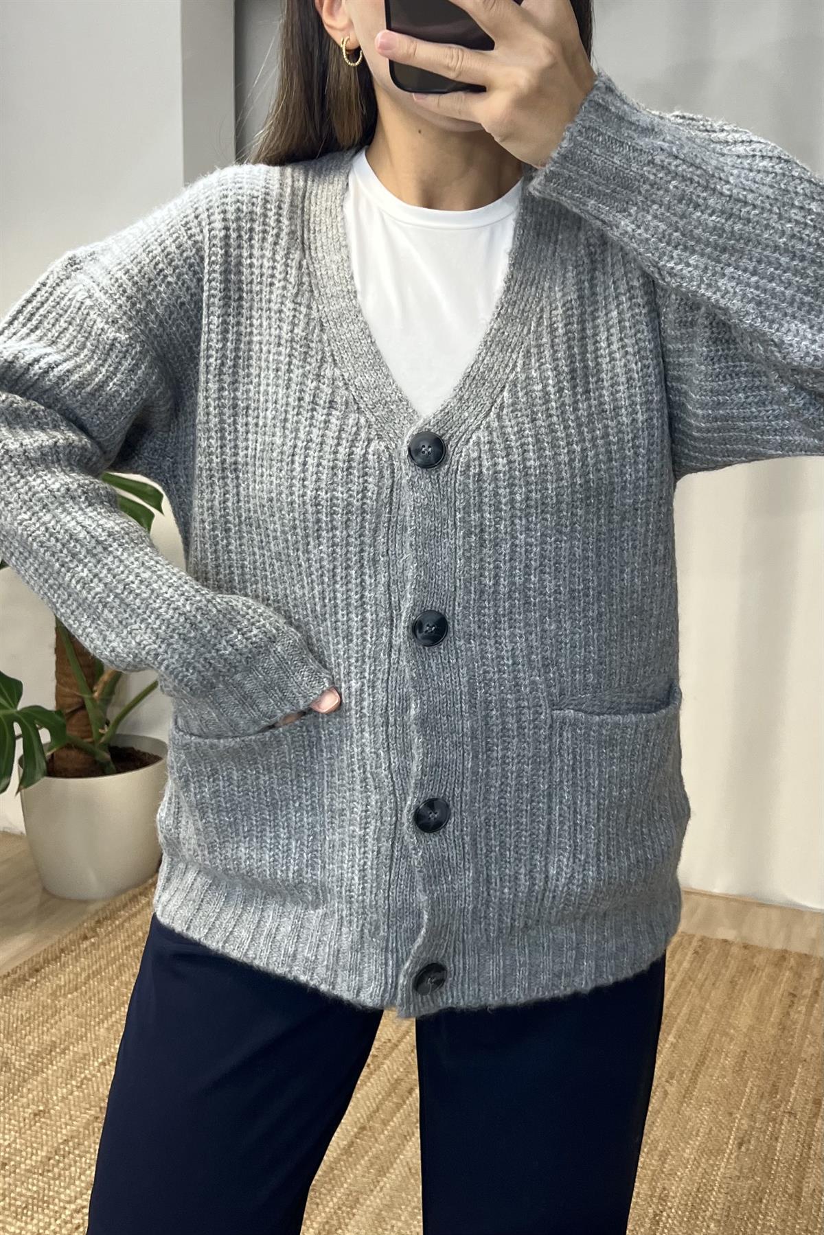 Gri Cepli Yumoş Hırka  uygun fiyatlarda www.butikhola.com adresinde