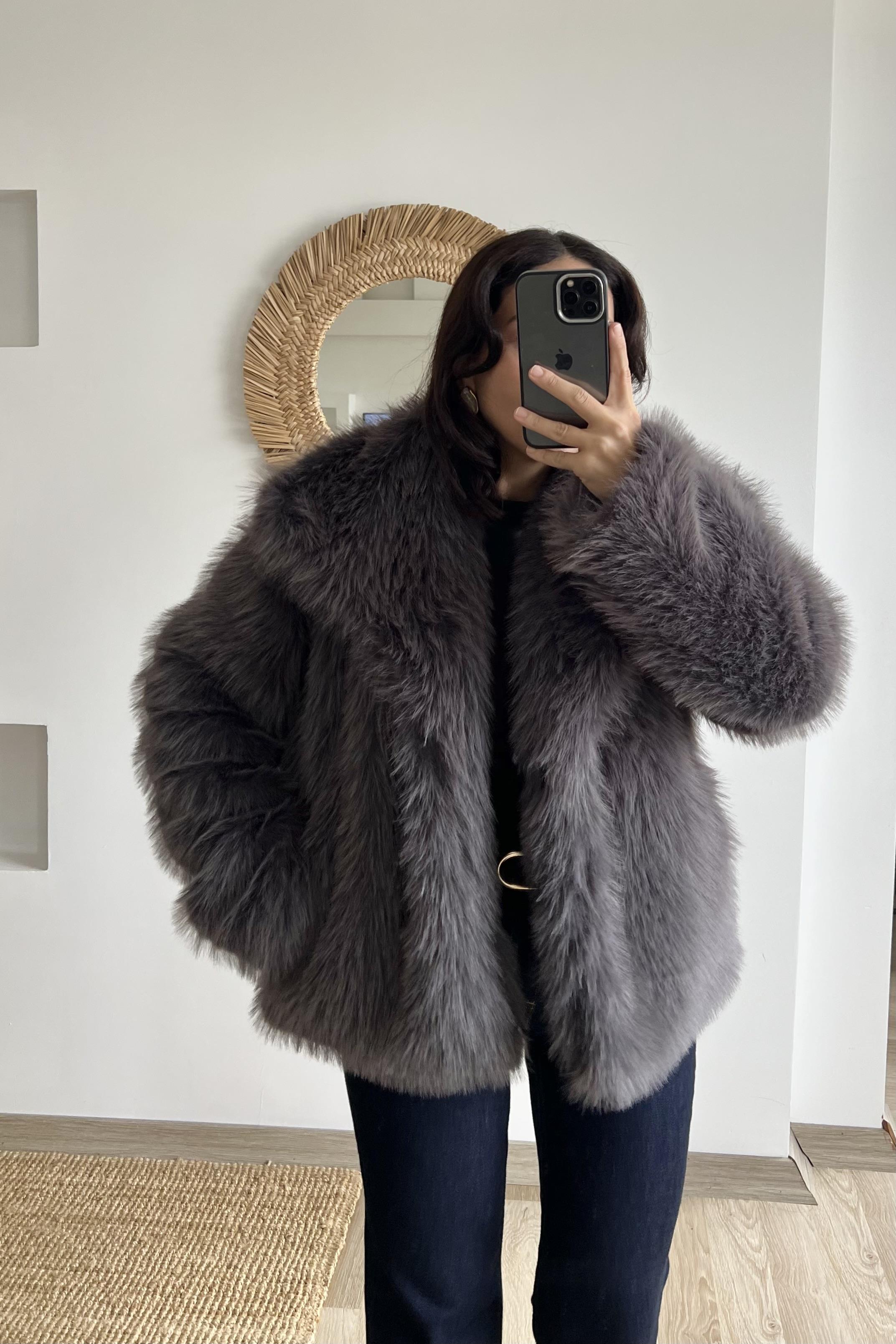Gri Rengi Suni Kürk Ceket uygun fiyatlarda www.butikhola.com adresinde