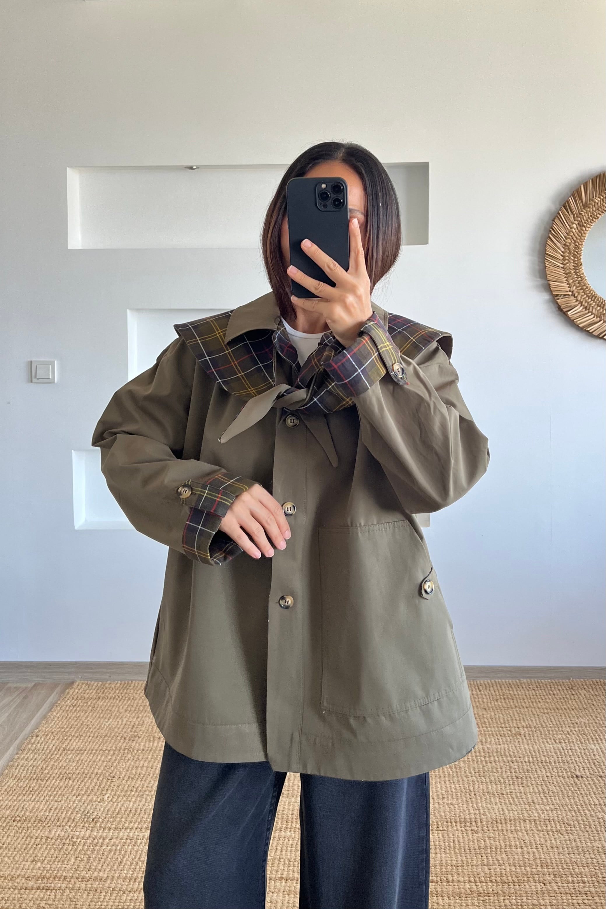 Haki Çıkarılabilir Fular Detaylı Tasarım Trençkot uygun fiyatlarda www.butikhola.com adresinde