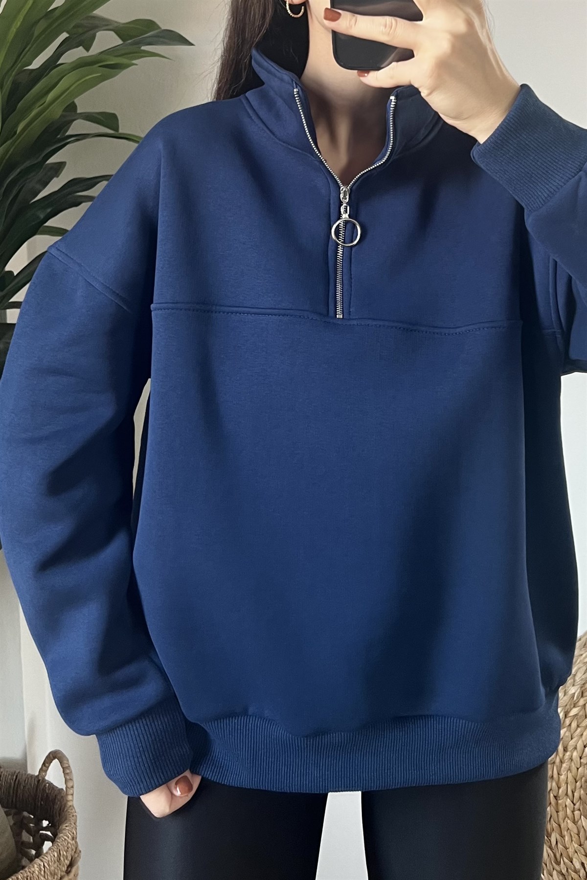 İndigo Yakası Fermuarlı Sweatshirt uygun fiyatlarda www.butikhola.com adresinde