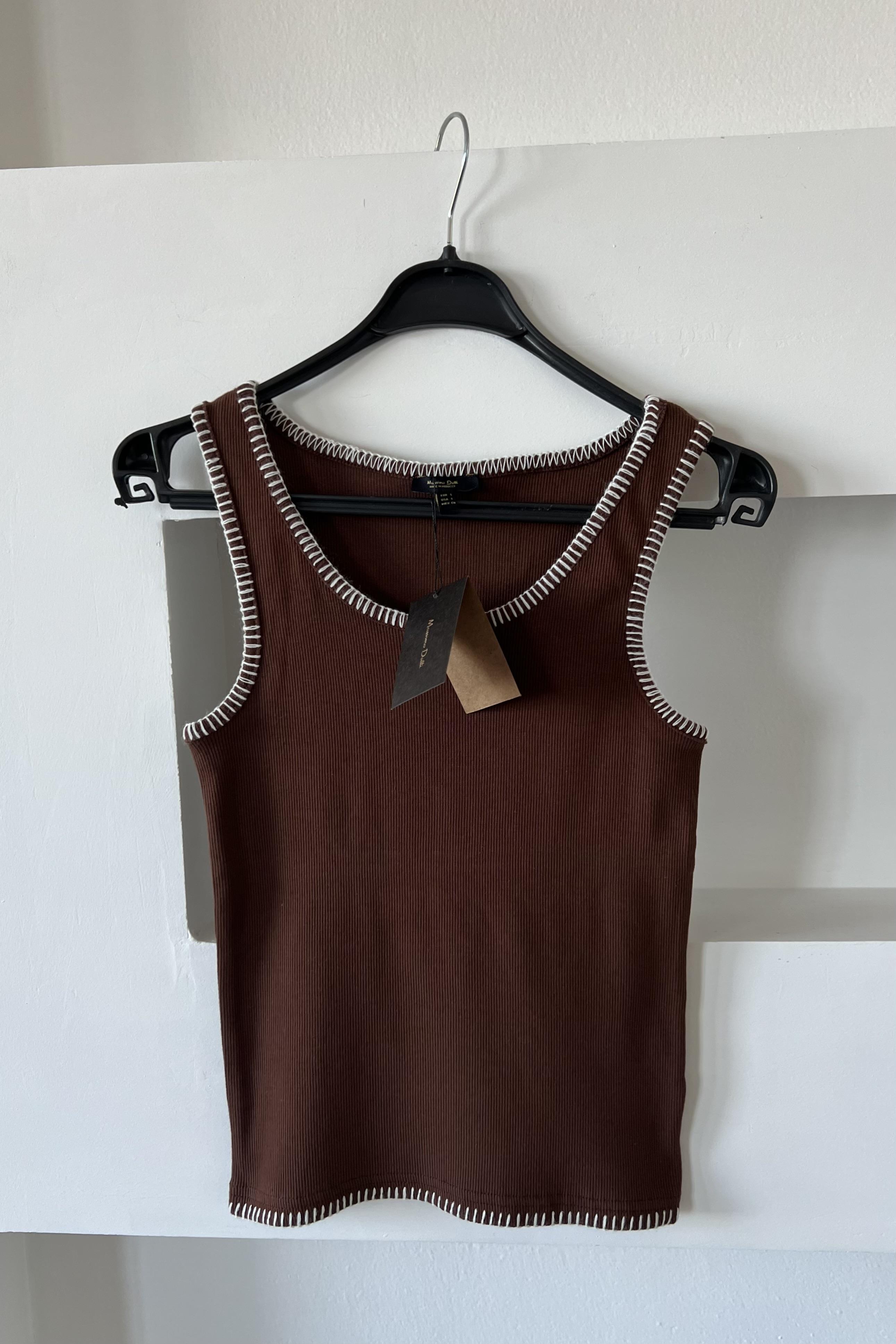 Kahve Dikiş Detaylı Fitilli Kolsuz Tshirt uygun fiyatlarda www.butikhola.com adresinde