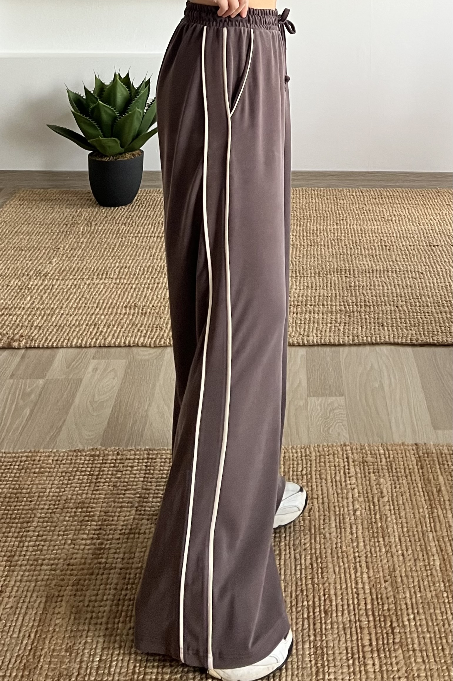 Kahve Oys Şerit Detaylı Rahat Modal Pantolon uygun fiyatlarda www.butikhola.com adresinde