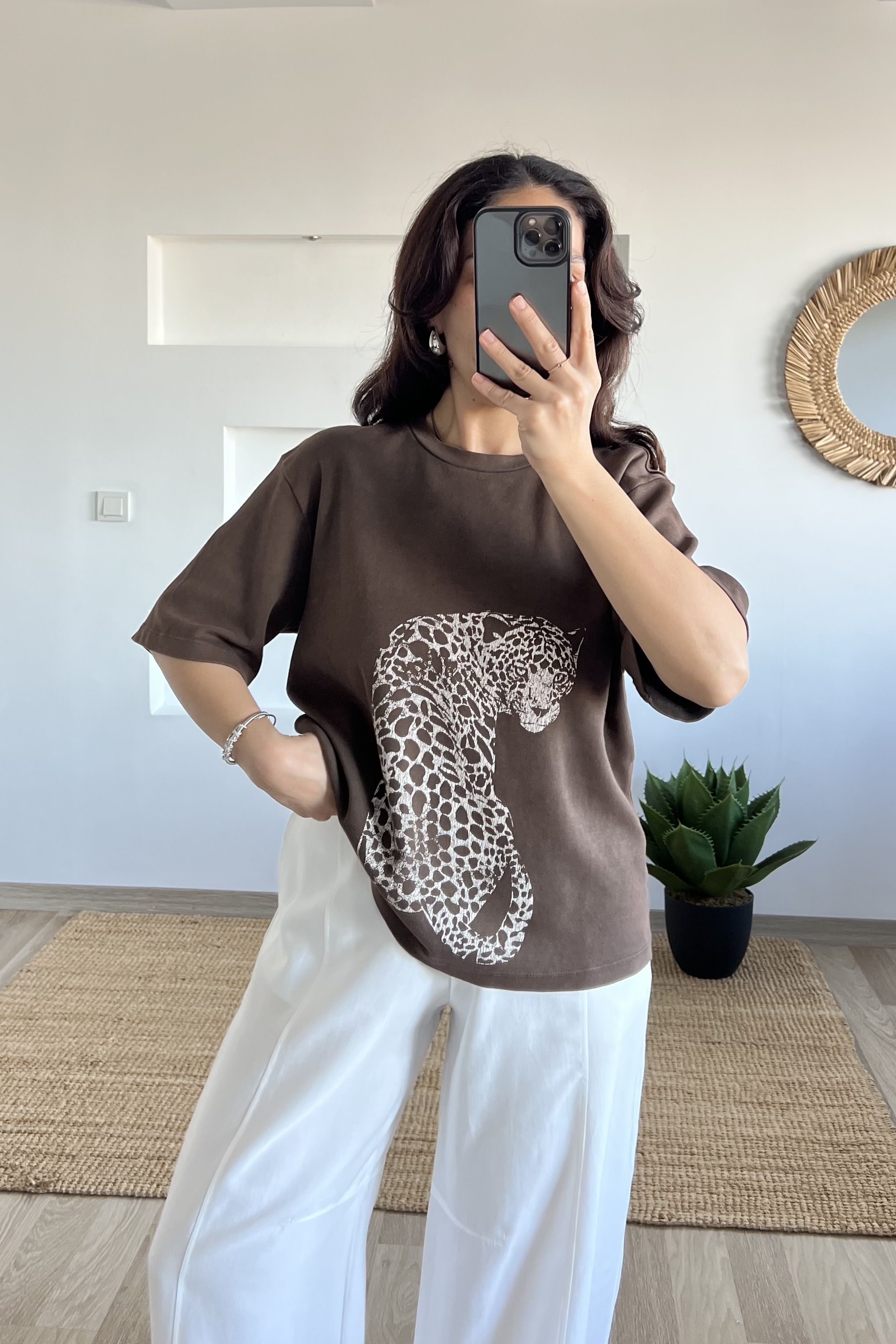 Kahverengi Leopar Desenli Tok Dokulu  Tshirt uygun fiyatlarda www.butikhola.com adresinde