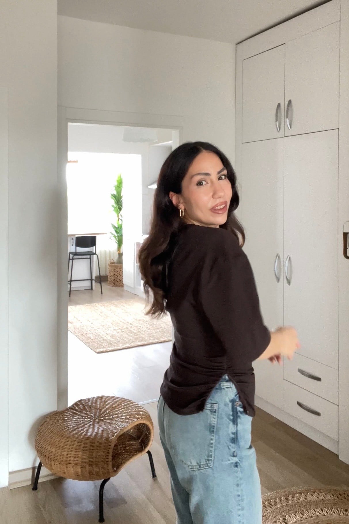 Kahverengi Organik Pamuklu Fermuar Detaylı Büzgülü Tshirt uygun fiyatlarda www.butikhola.com adresinde