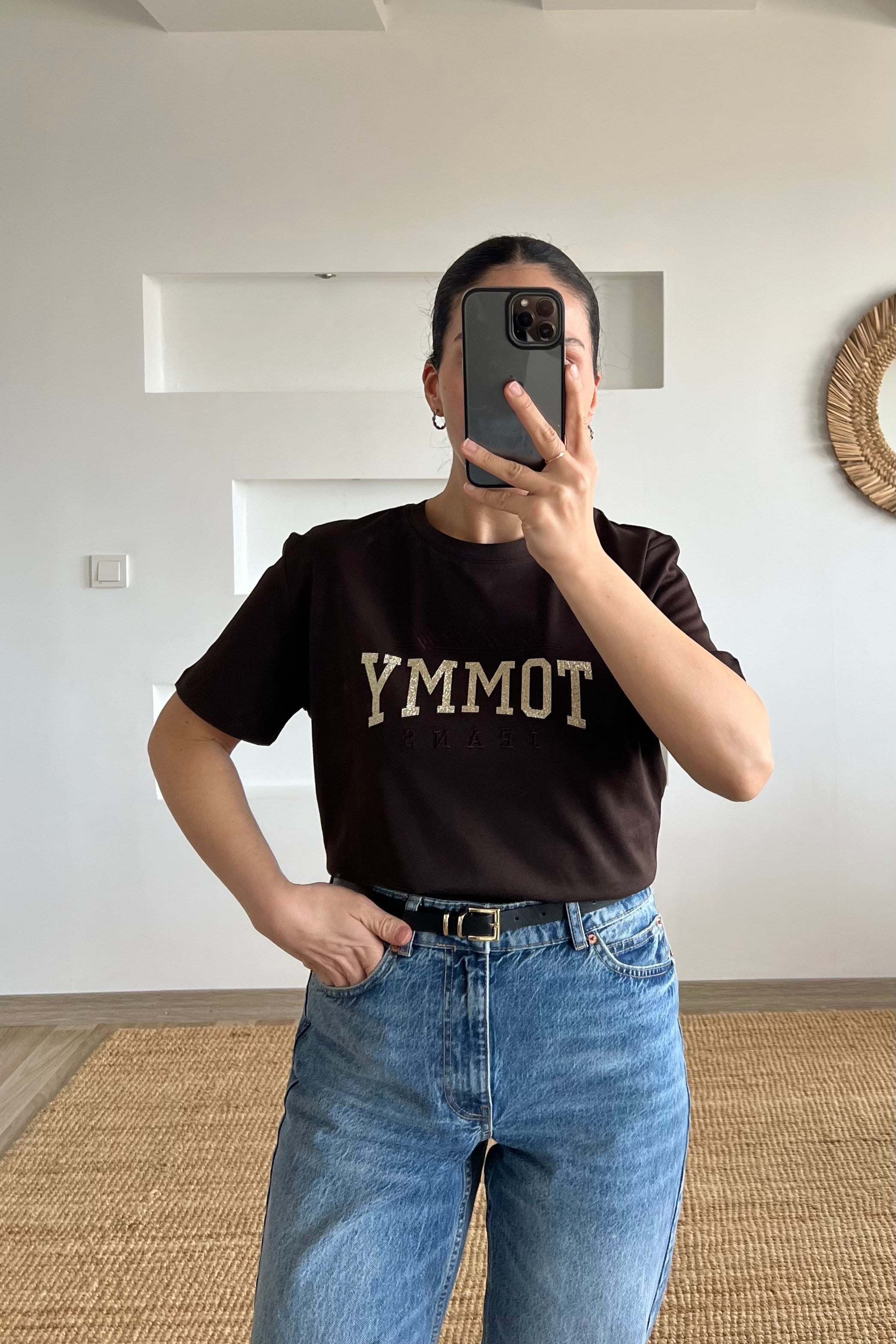 Kahverengi Simli Yazılı Oversize Tshirt uygun fiyatlarda www.butikhola.com adresinde