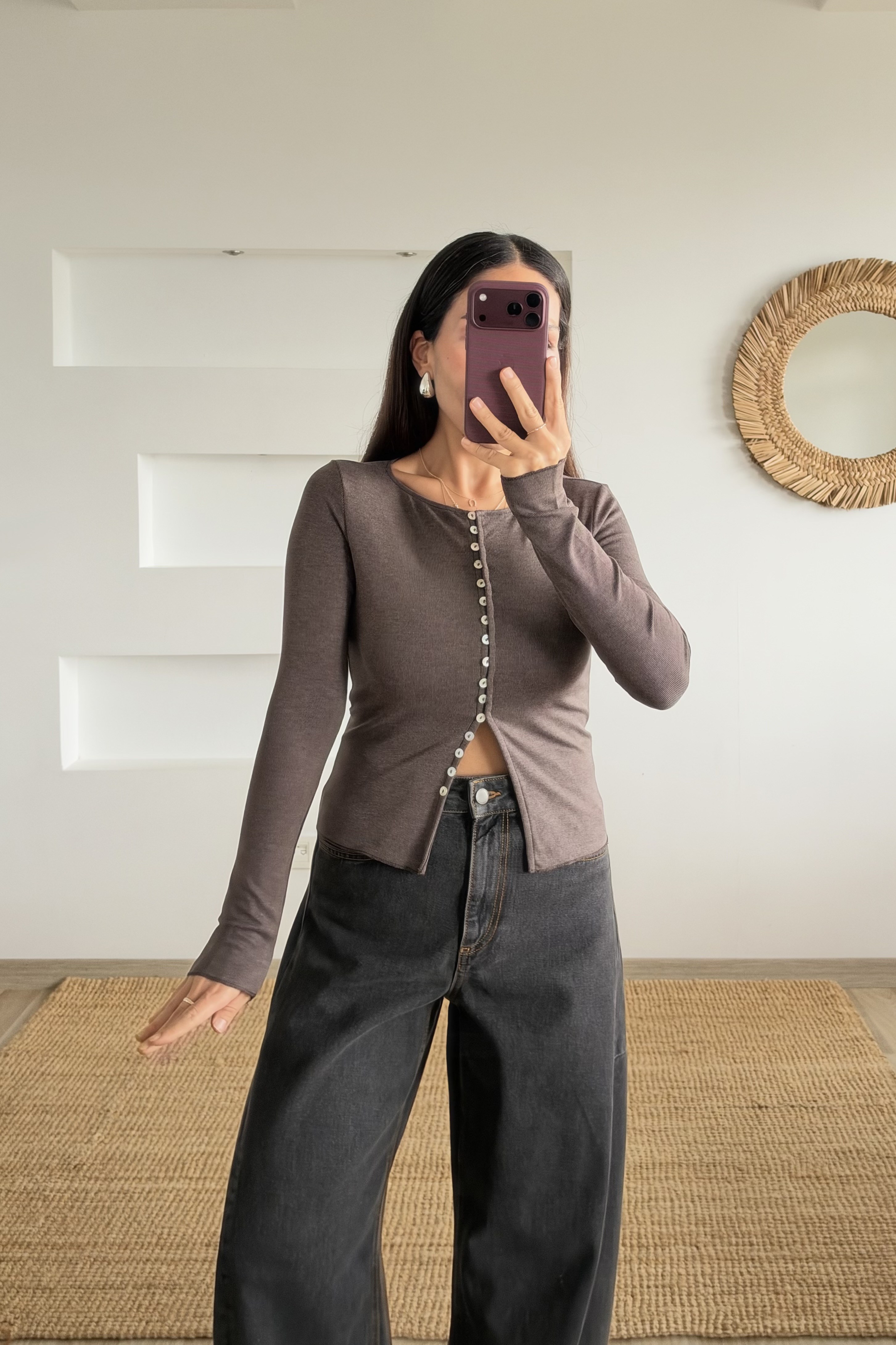 Kahverengi Yumuşak Dokulu Düğmeli Bluz uygun fiyatlarda www.butikhola.com adresinde